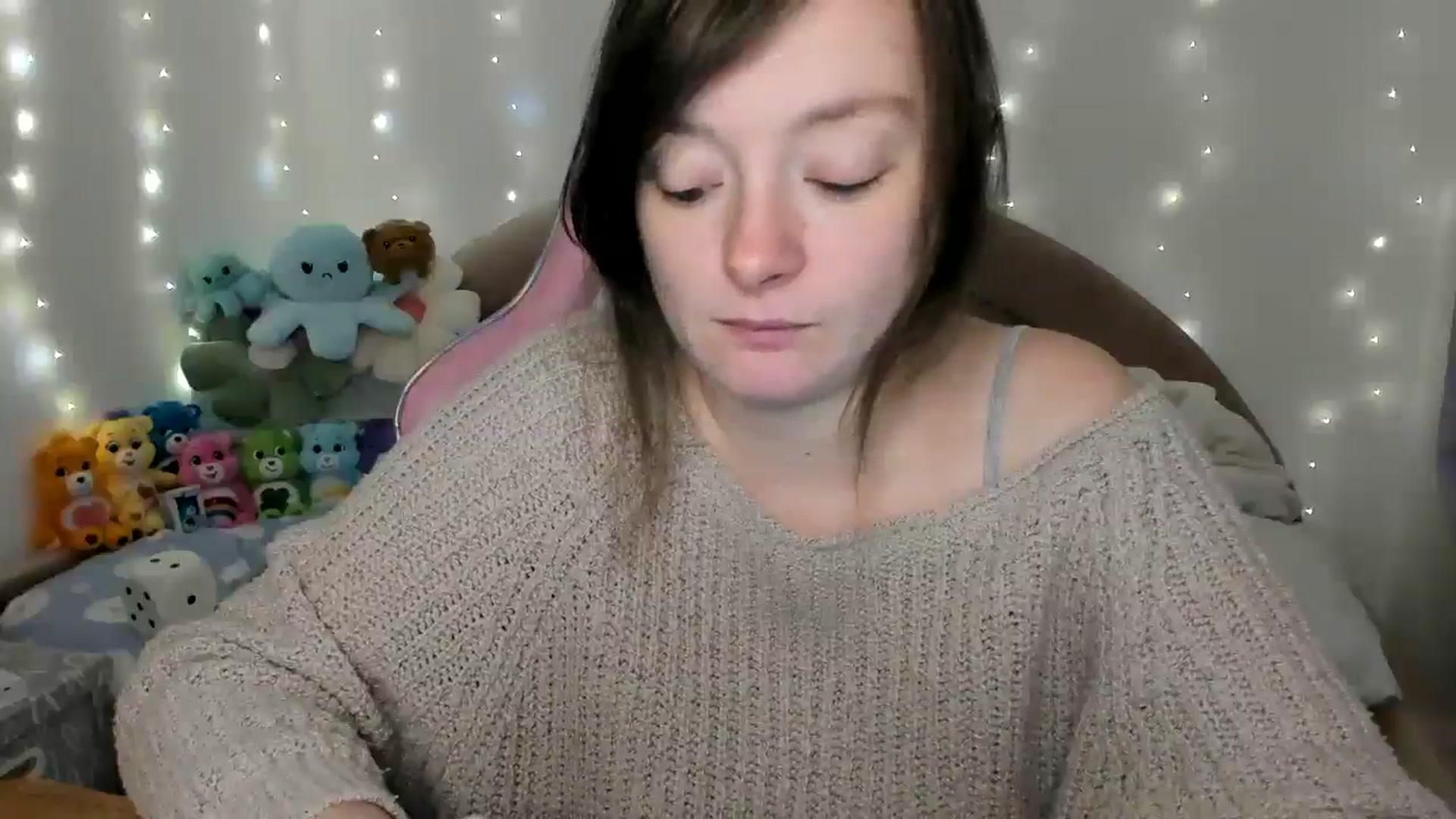 Gallery image thumbnail from JessieBear_'s myfreecams stream on, 11/25/2024, 17:58 image 13 of 20