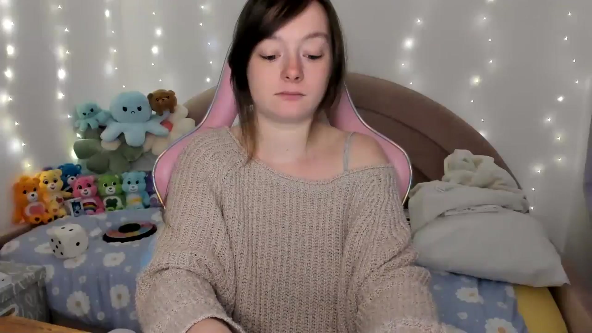 Gallery image thumbnail from JessieBear_'s myfreecams stream on, 11/25/2024, 17:58 image 8 of 20