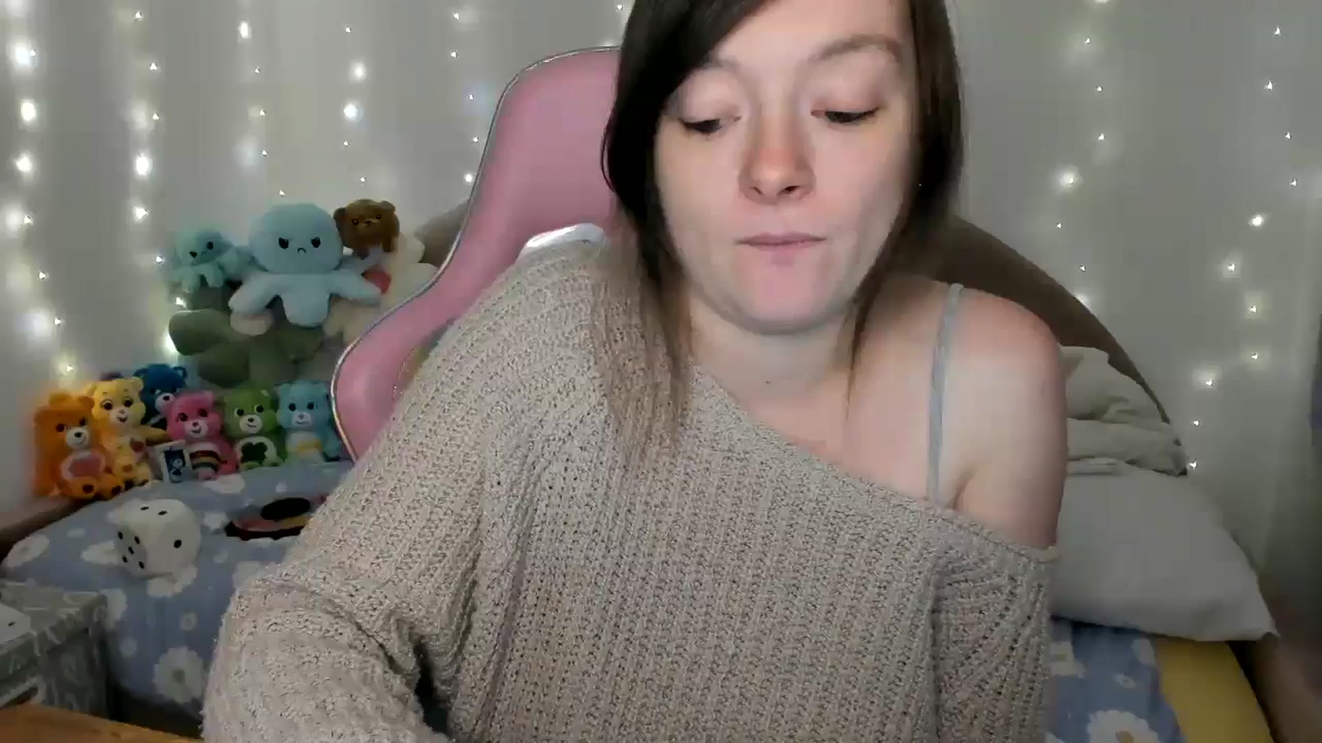 Gallery image thumbnail from JessieBear_'s myfreecams stream on, 11/25/2024, 17:58 image 15 of 20