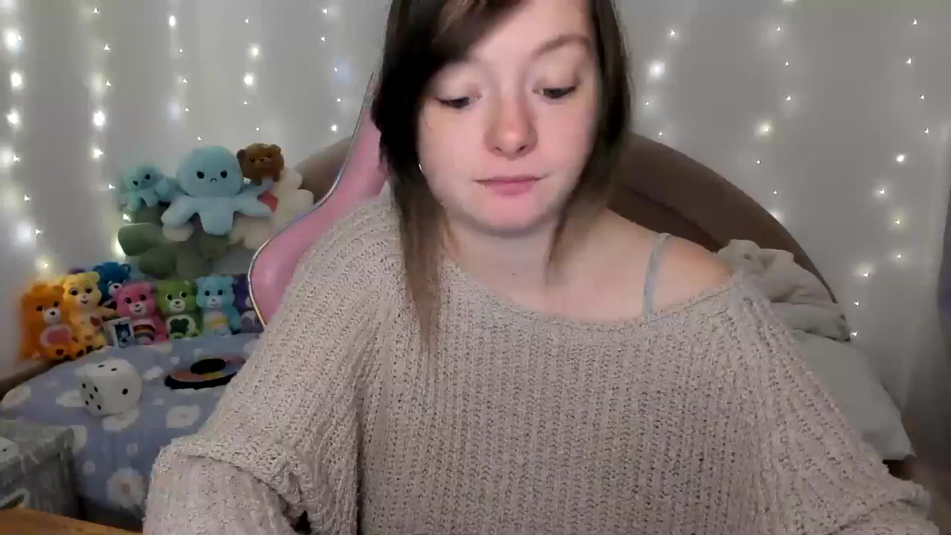 Gallery image thumbnail from JessieBear_'s myfreecams stream on, 11/25/2024, 17:58 image 9 of 20