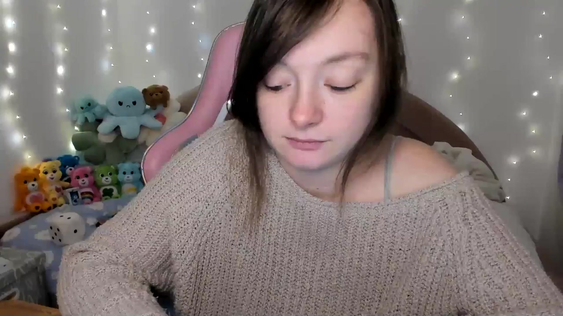 Gallery image thumbnail from JessieBear_'s myfreecams stream on, 11/25/2024, 17:58 image 18 of 20