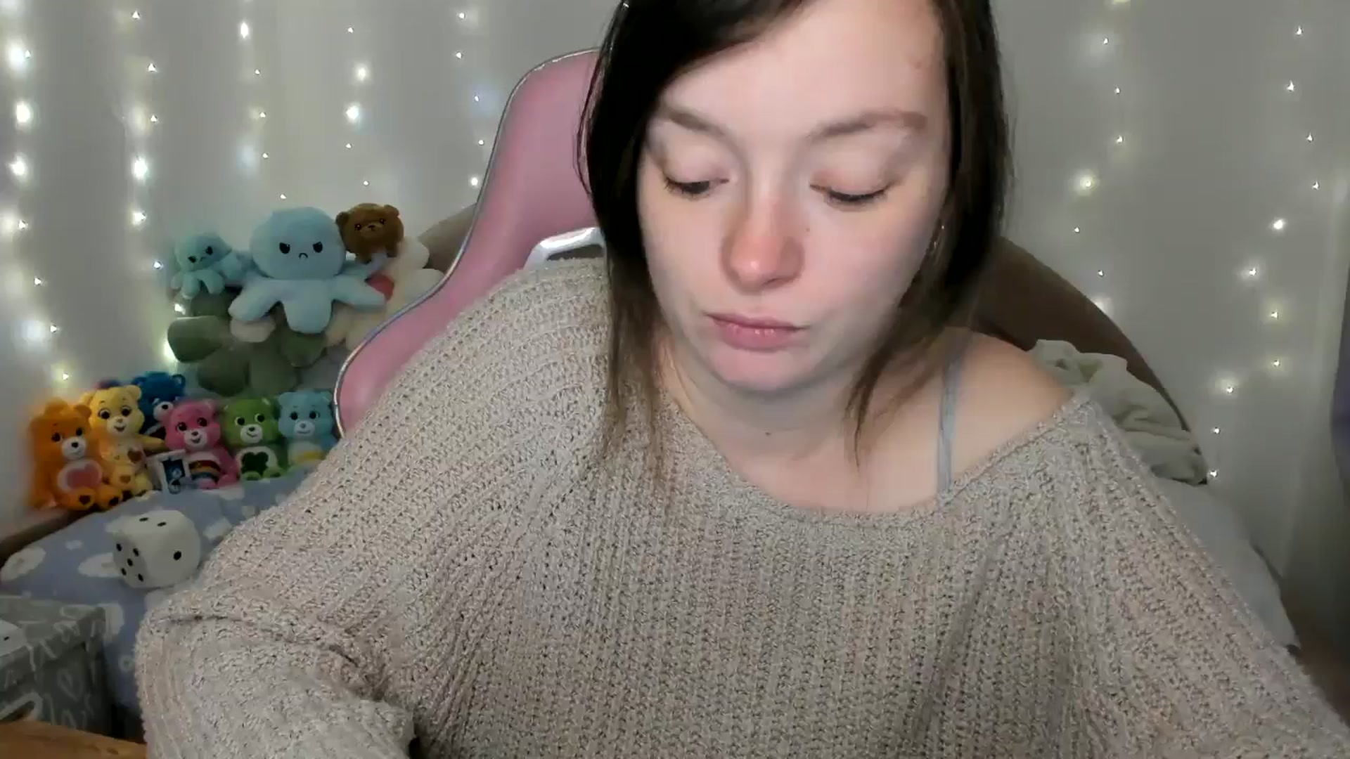 Gallery image thumbnail from JessieBear_'s myfreecams stream on, 11/25/2024, 17:58 image 10 of 20