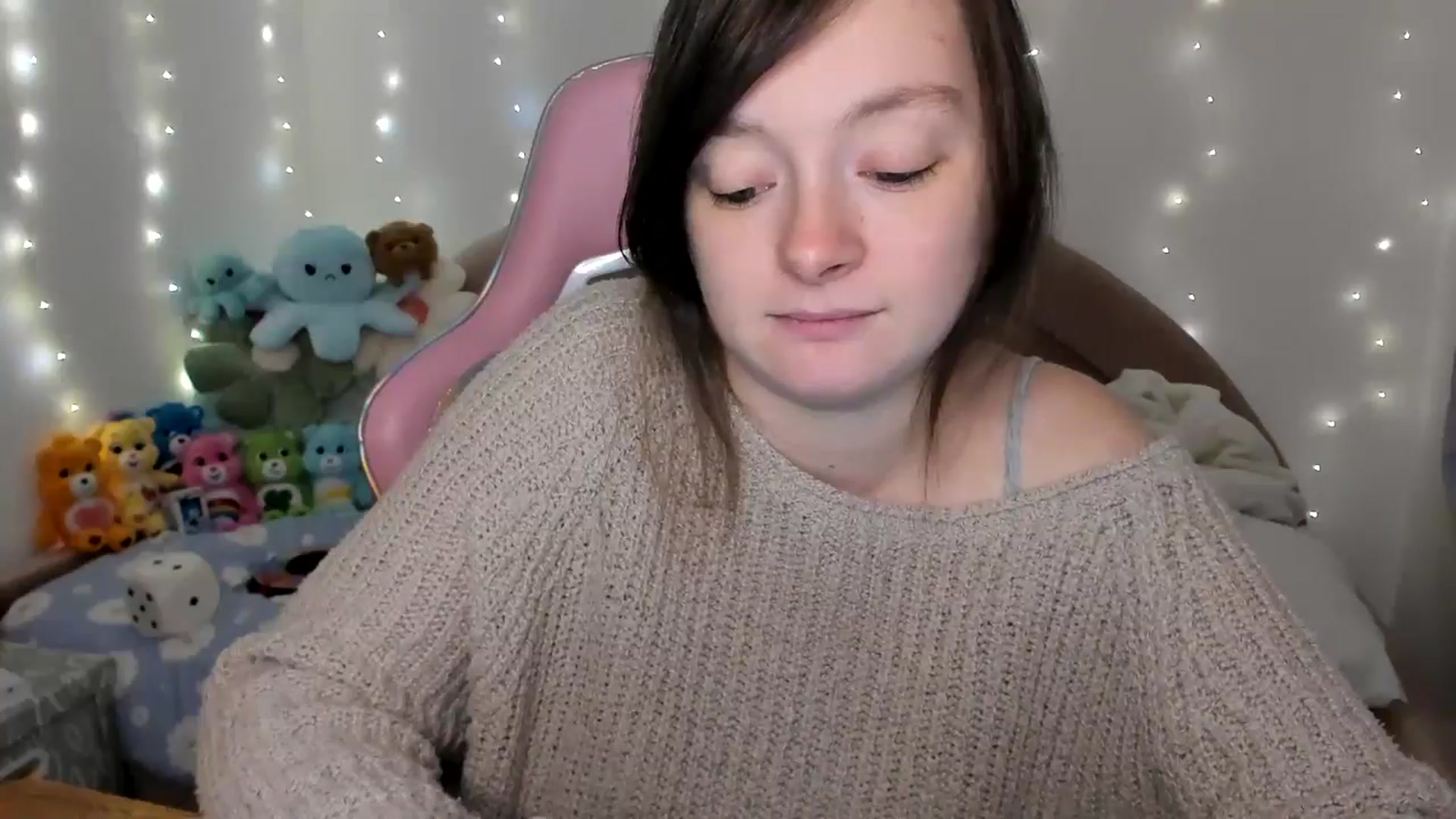 Gallery image thumbnail from JessieBear_'s myfreecams stream on, 11/25/2024, 17:58 image 17 of 20