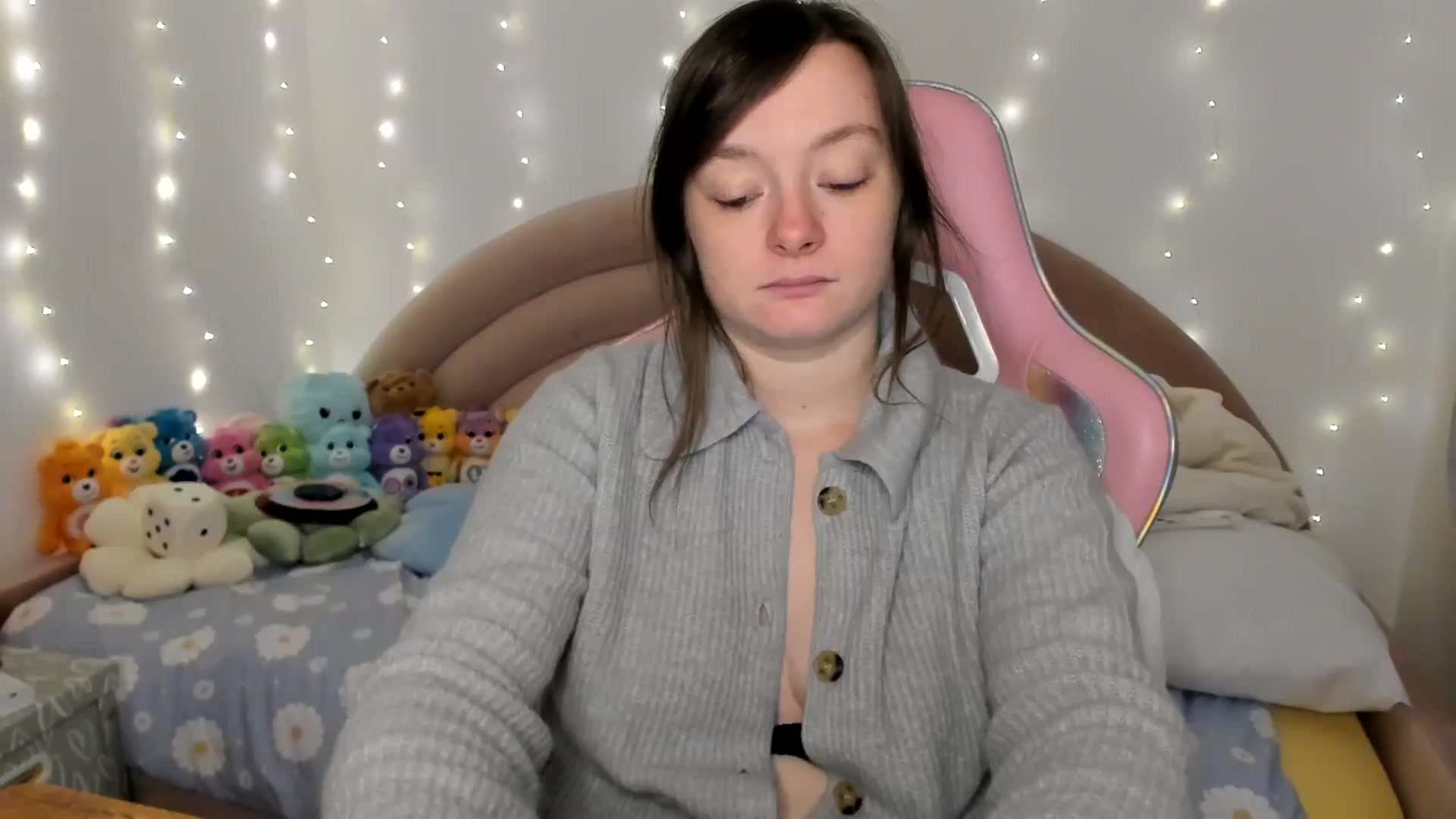 Gallery image thumbnail from JessieBear_'s myfreecams stream on, 11/26/2024, 17:24 image 10 of 20