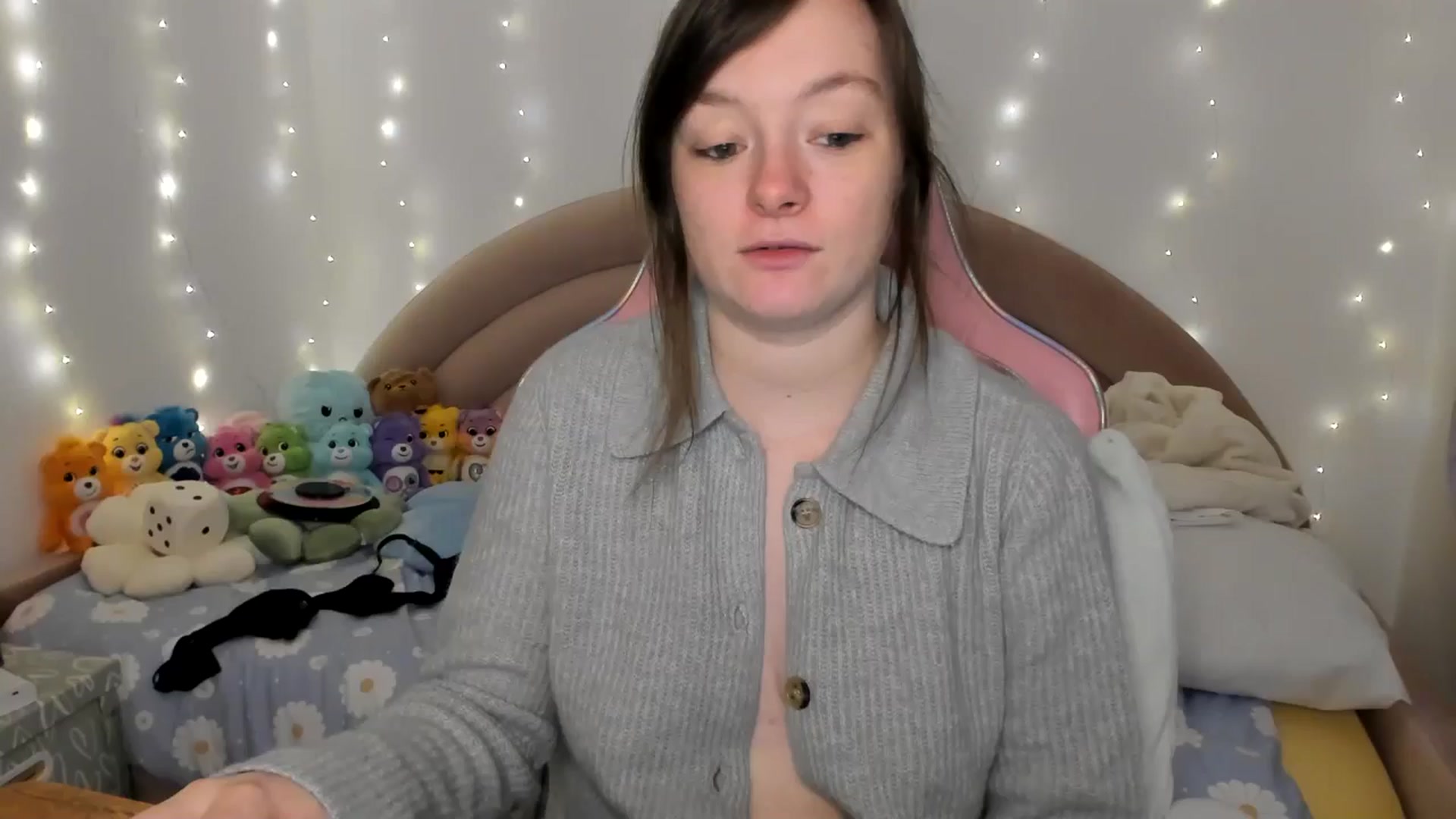 Gallery image thumbnail from JessieBear_'s myfreecams stream on, 11/26/2024, 17:24 image 18 of 20