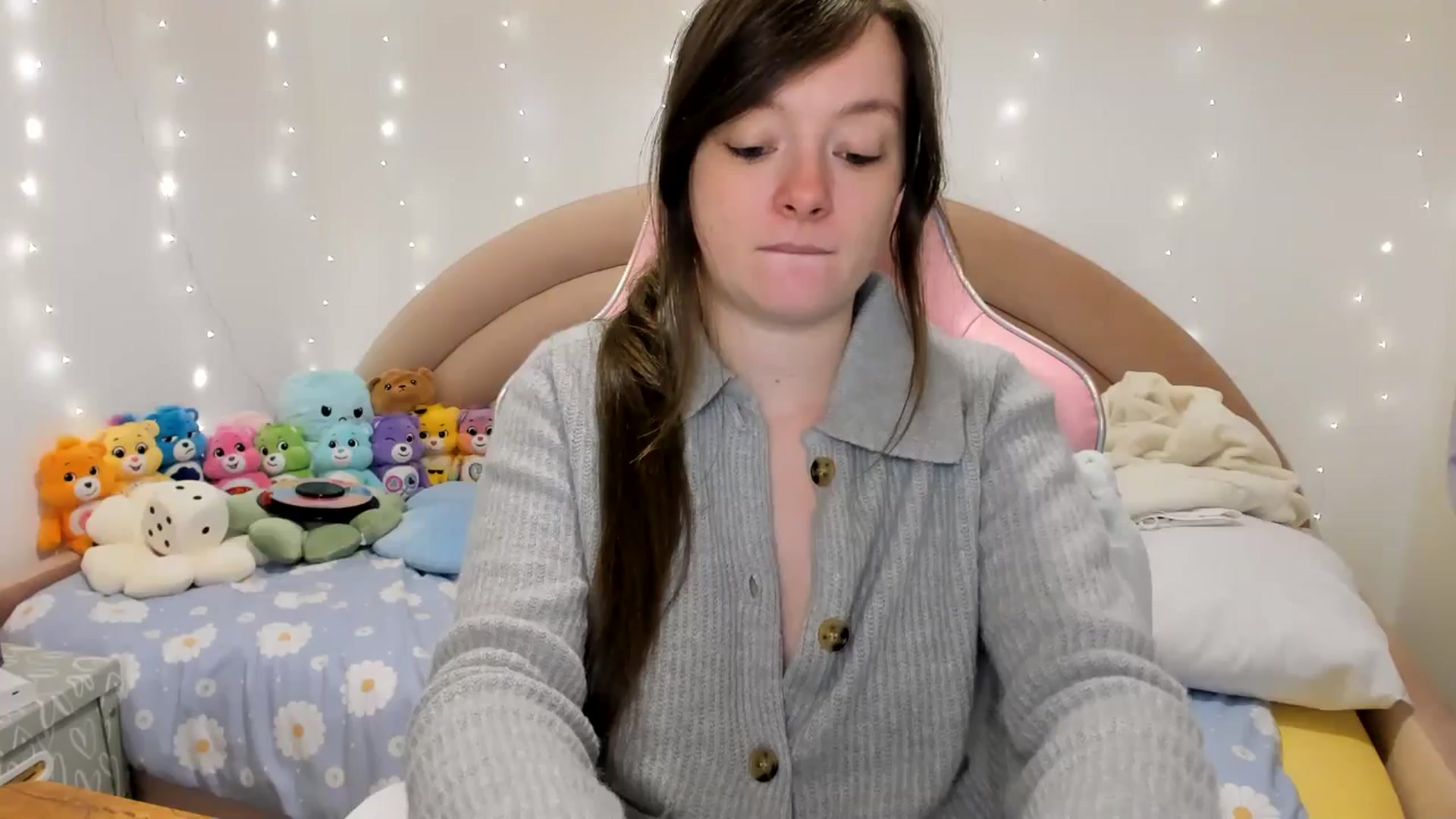 Gallery image thumbnail from JessieBear_'s myfreecams stream on, 11/26/2024, 17:24 image 5 of 20
