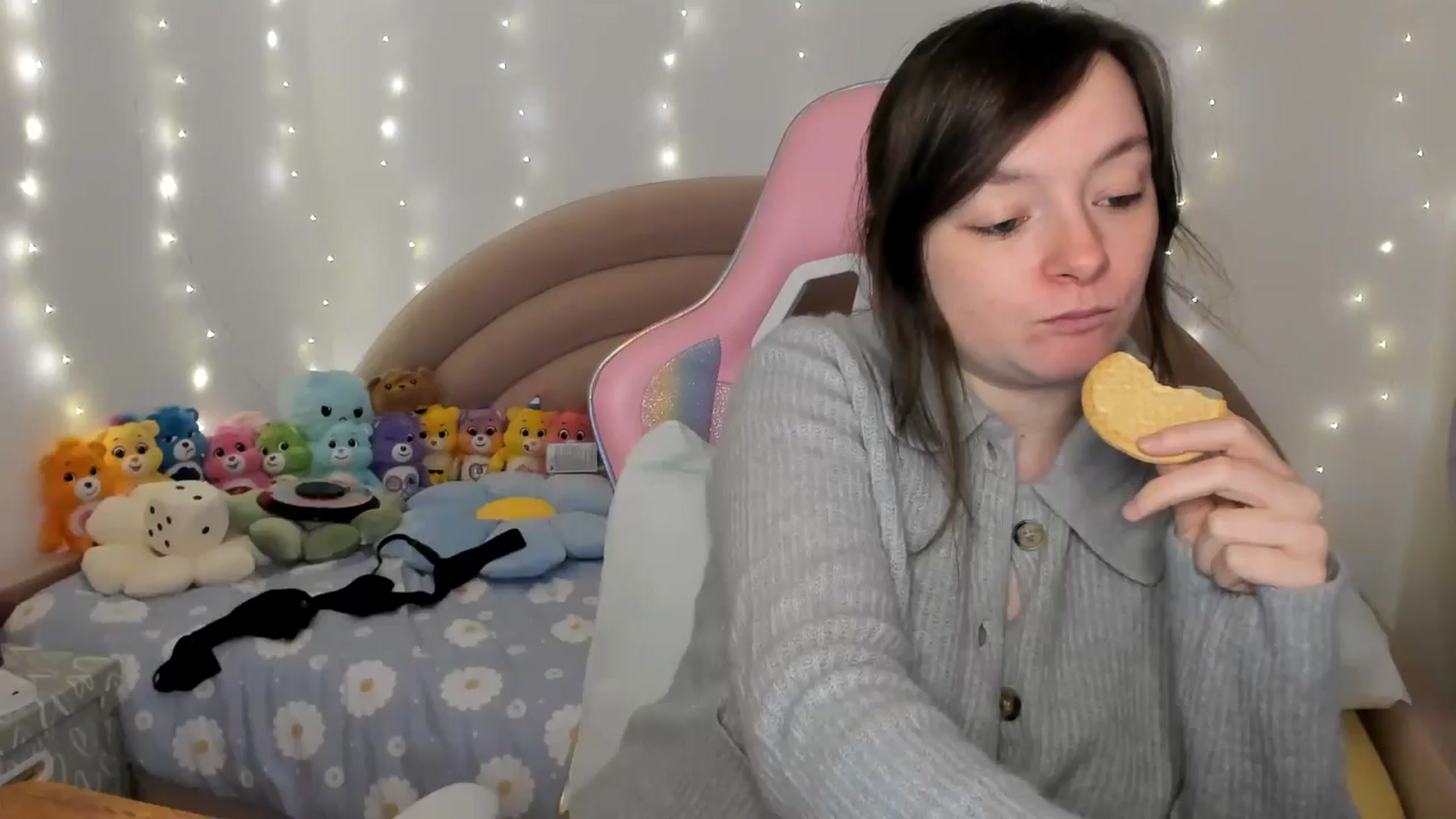 Gallery image thumbnail from JessieBear_'s myfreecams stream on, 11/26/2024, 17:24 image 20 of 20