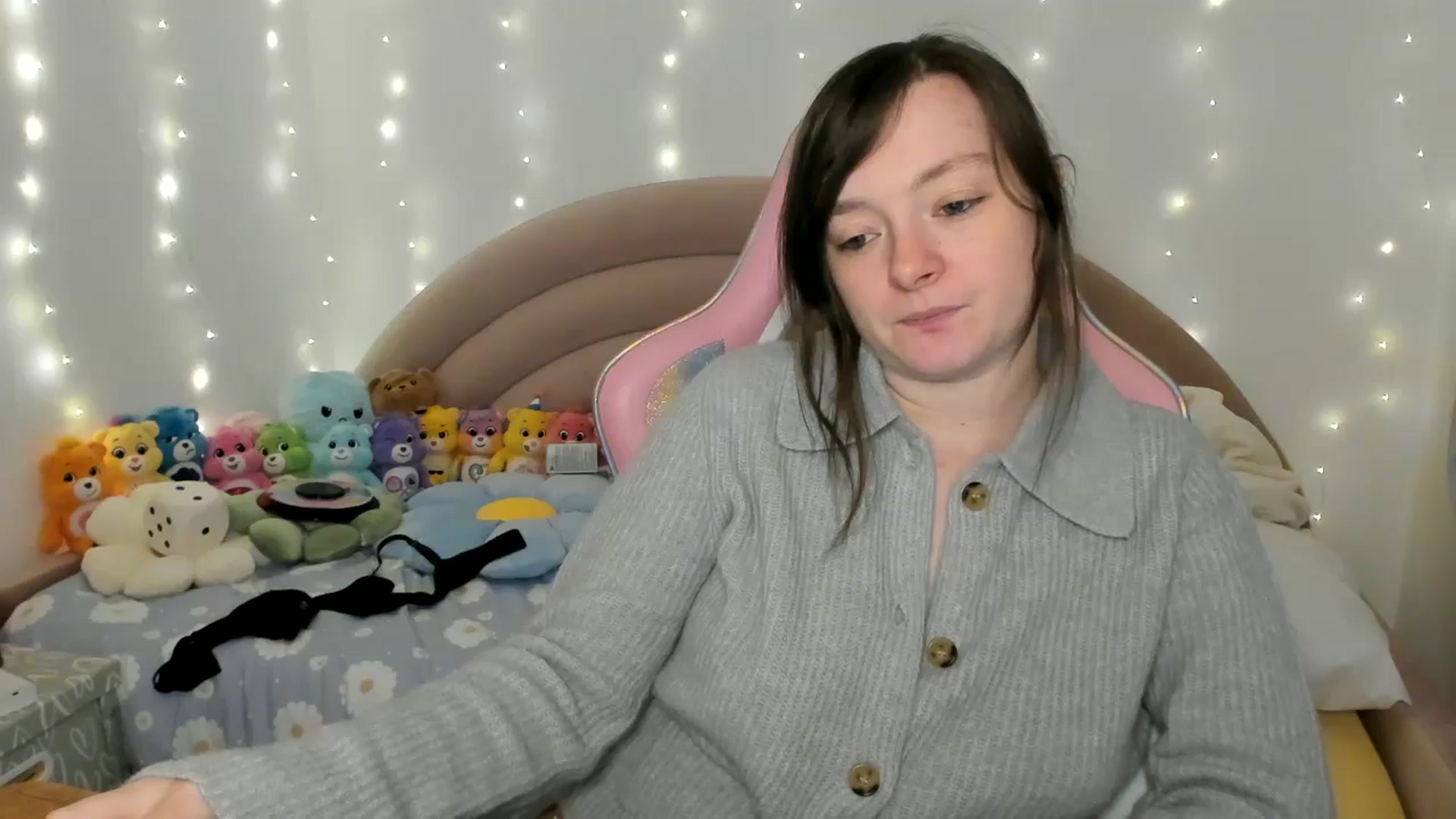 Gallery image thumbnail from JessieBear_'s myfreecams stream on, 11/26/2024, 18:03 image 12 of 20