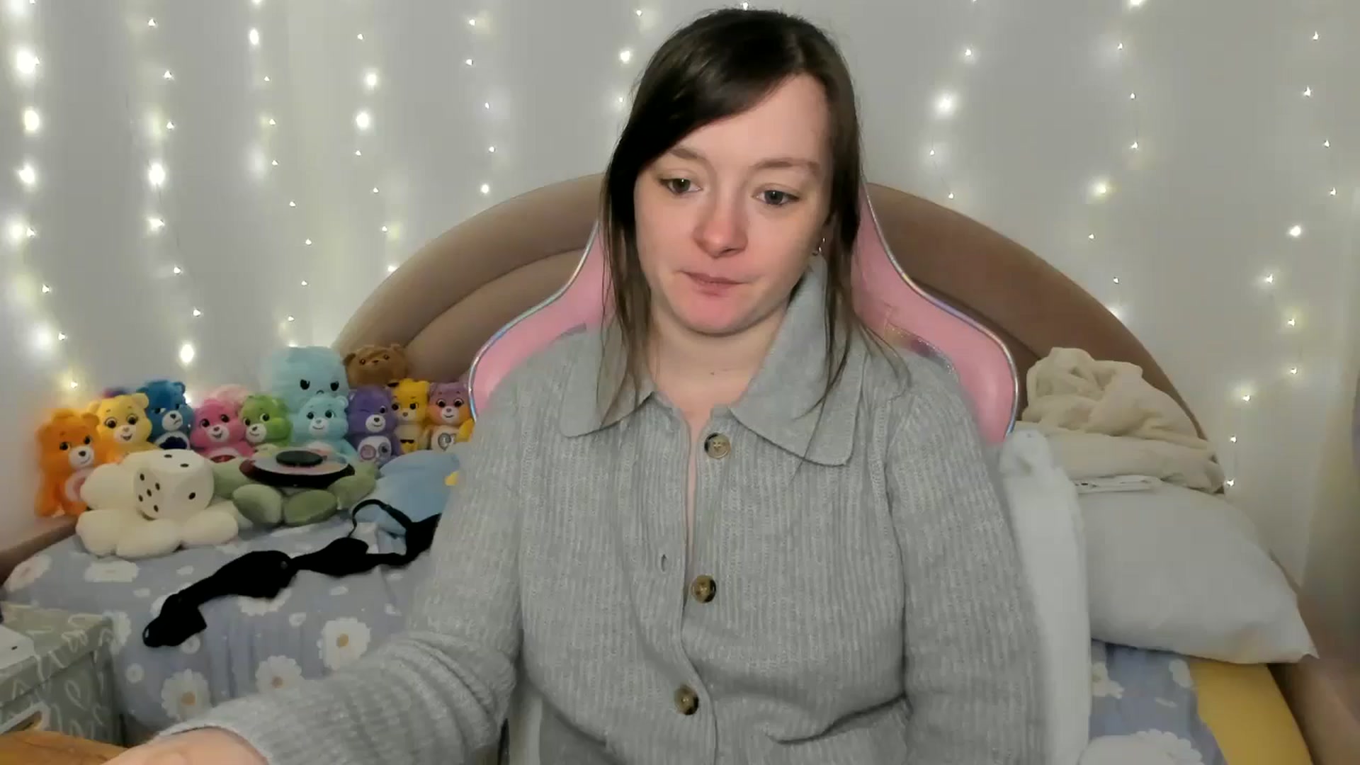 Gallery image thumbnail from JessieBear_'s myfreecams stream on, 11/26/2024, 18:03 image 1 of 20