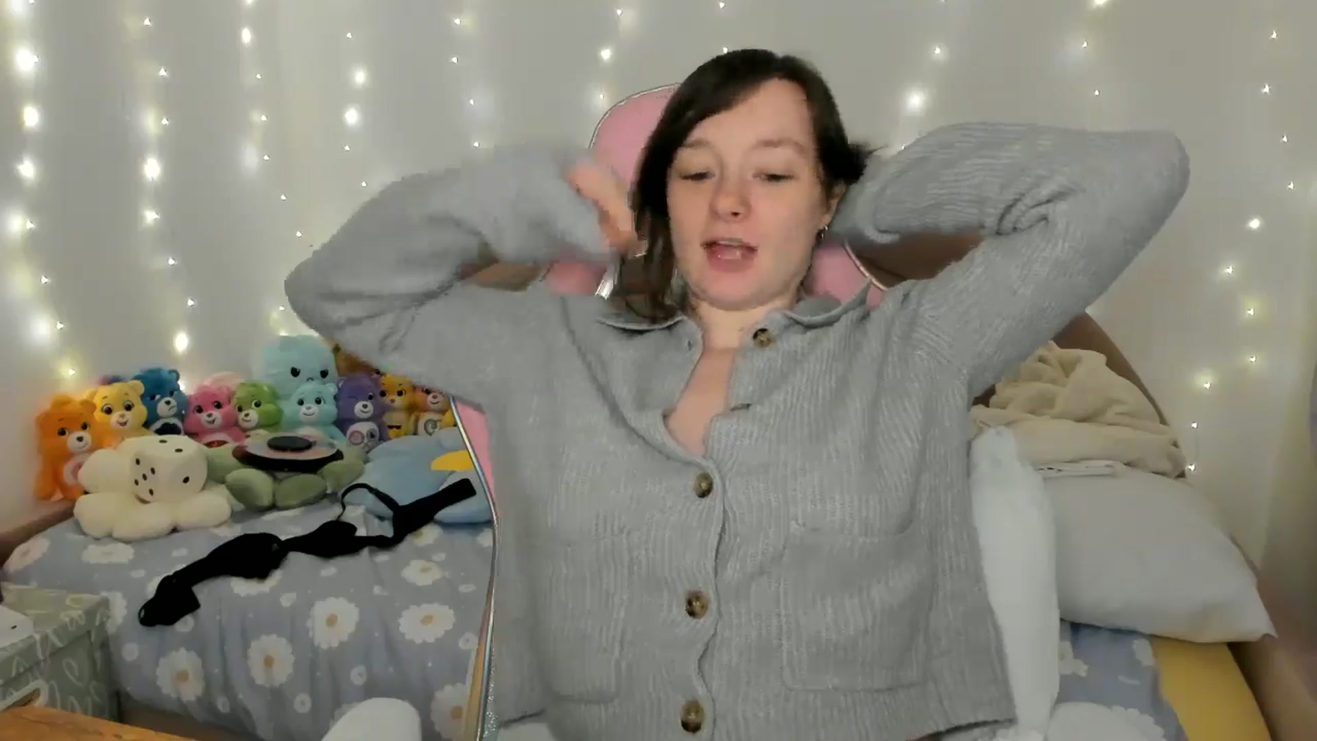 Gallery image thumbnail from JessieBear_'s myfreecams stream on, 11/26/2024, 18:03 image 8 of 20