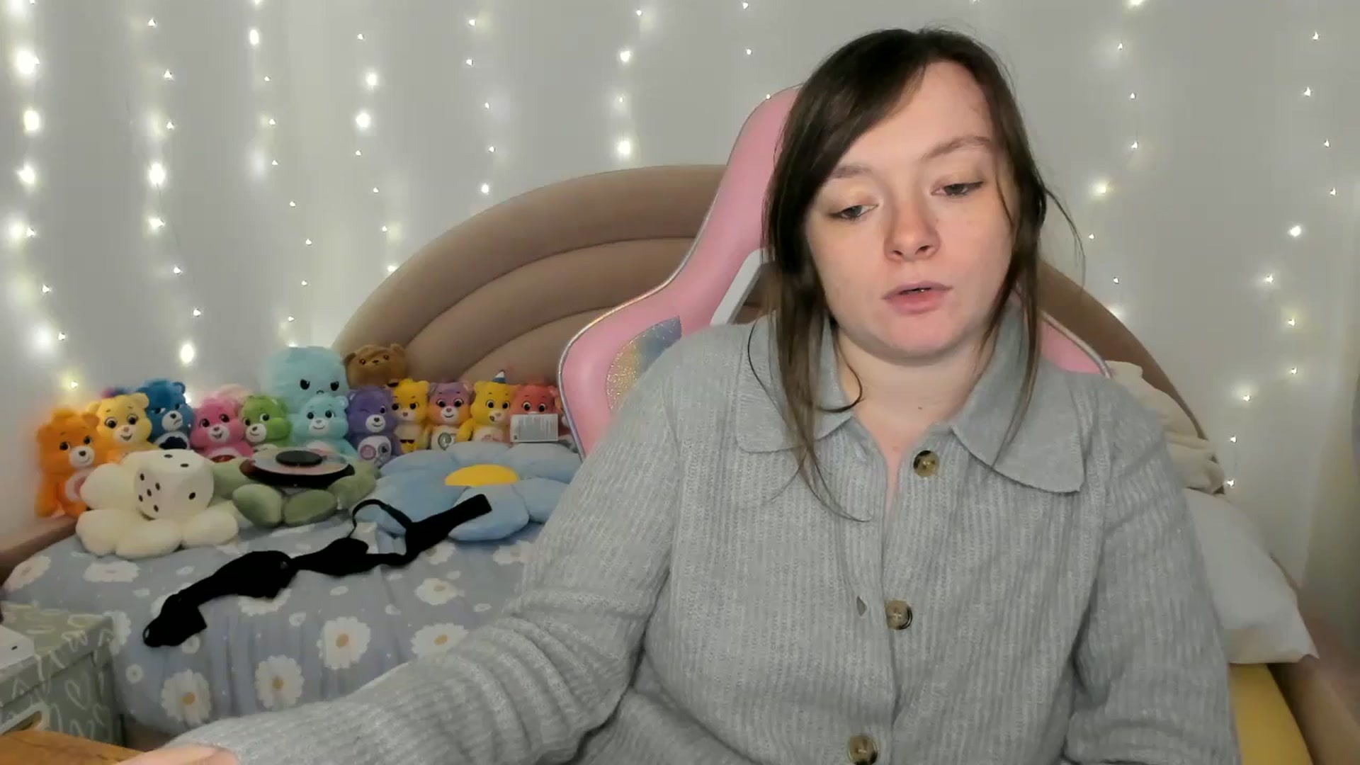 Gallery image thumbnail from JessieBear_'s myfreecams stream on, 11/26/2024, 18:03 image 15 of 20