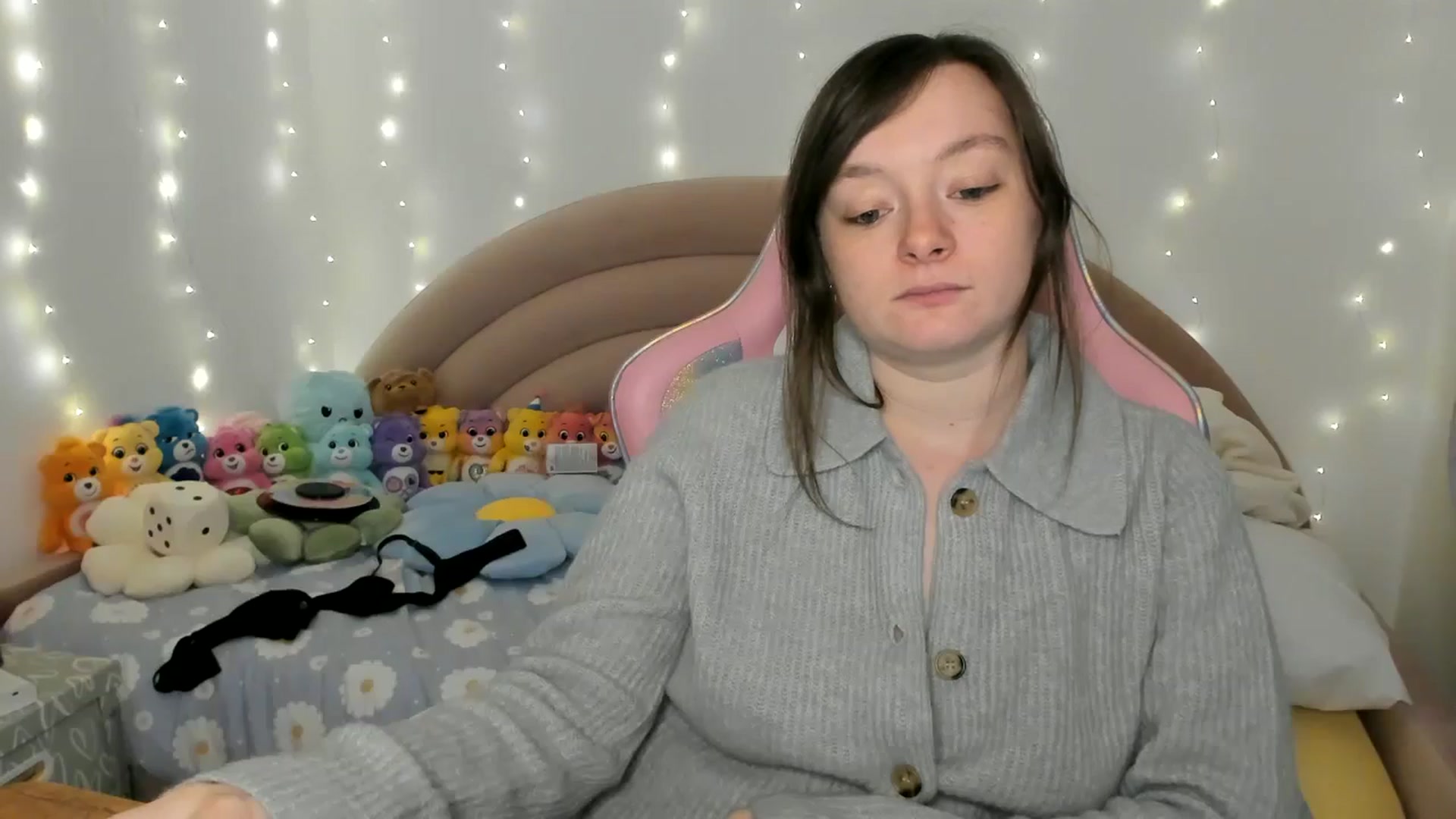 Gallery image thumbnail from JessieBear_'s myfreecams stream on, 11/26/2024, 18:03 image 14 of 20