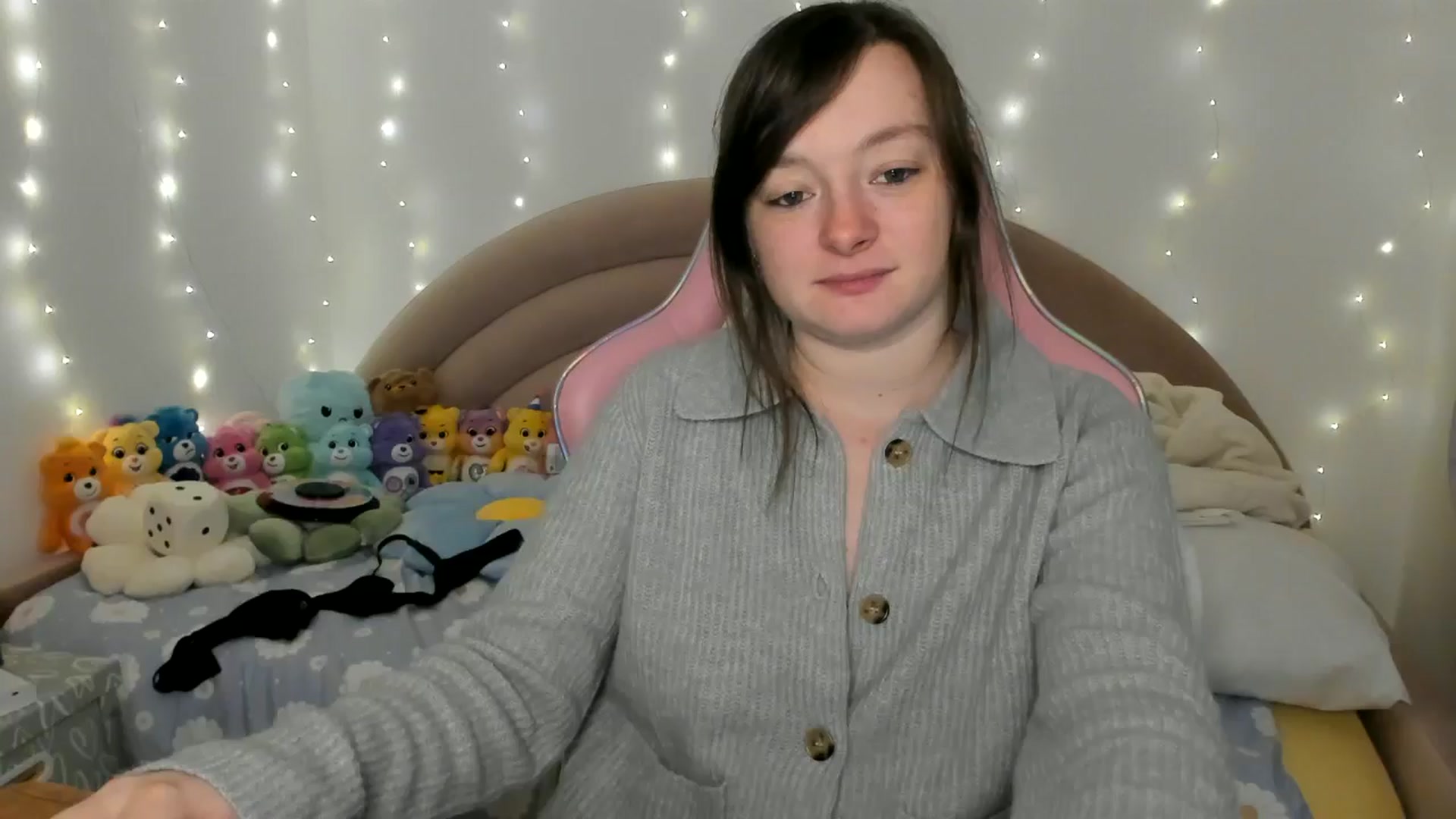 Gallery image thumbnail from JessieBear_'s myfreecams stream on, 11/26/2024, 18:03 image 3 of 20