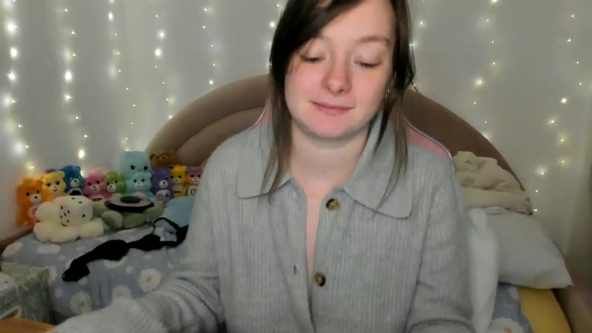 Gallery image thumbnail from JessieBear_'s myfreecams stream on, 11/26/2024, 18:03 image 18 of 20