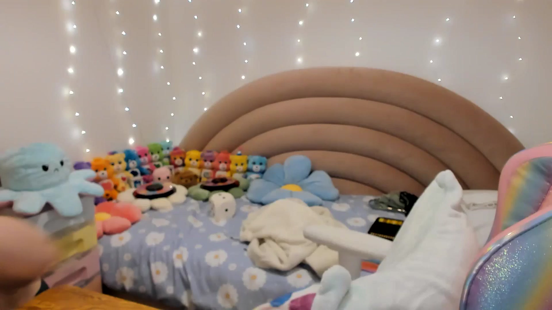 Gallery image thumbnail from JessieBear_'s myfreecams stream on, 11/27/2024, 16:23 image 1 of 20