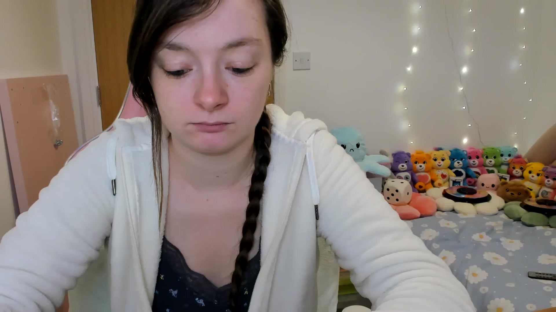 Gallery image thumbnail from JessieBear_'s myfreecams stream on, 11/27/2024, 17:04 image 20 of 20