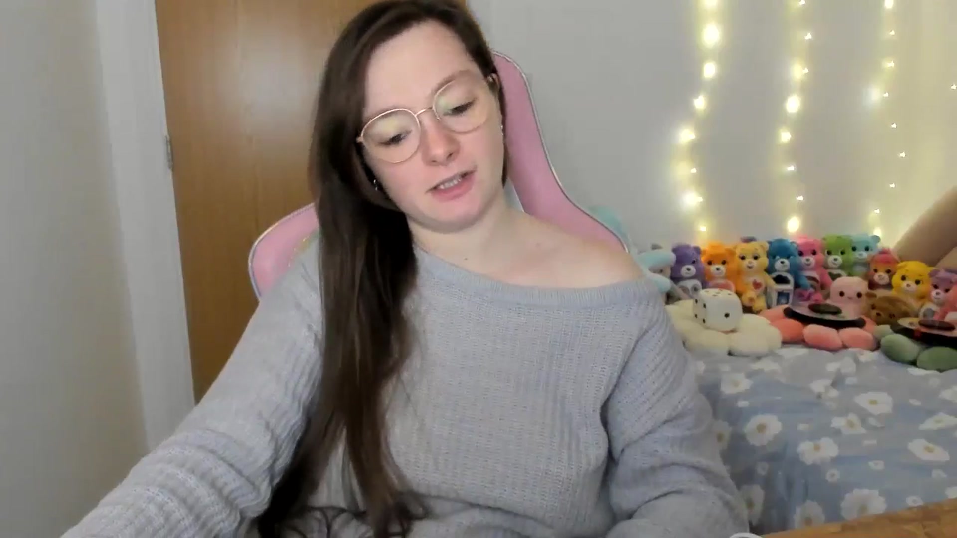 Gallery image thumbnail from JessieBear_'s myfreecams stream on, 11/28/2024, 16:31 image 13 of 20
