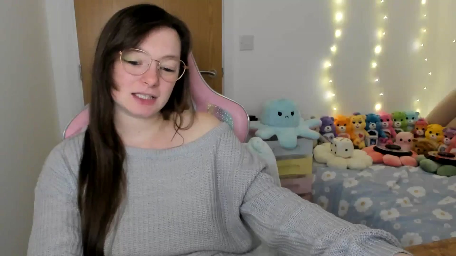Gallery image thumbnail from JessieBear_'s myfreecams stream on, 11/28/2024, 16:31 image 18 of 20