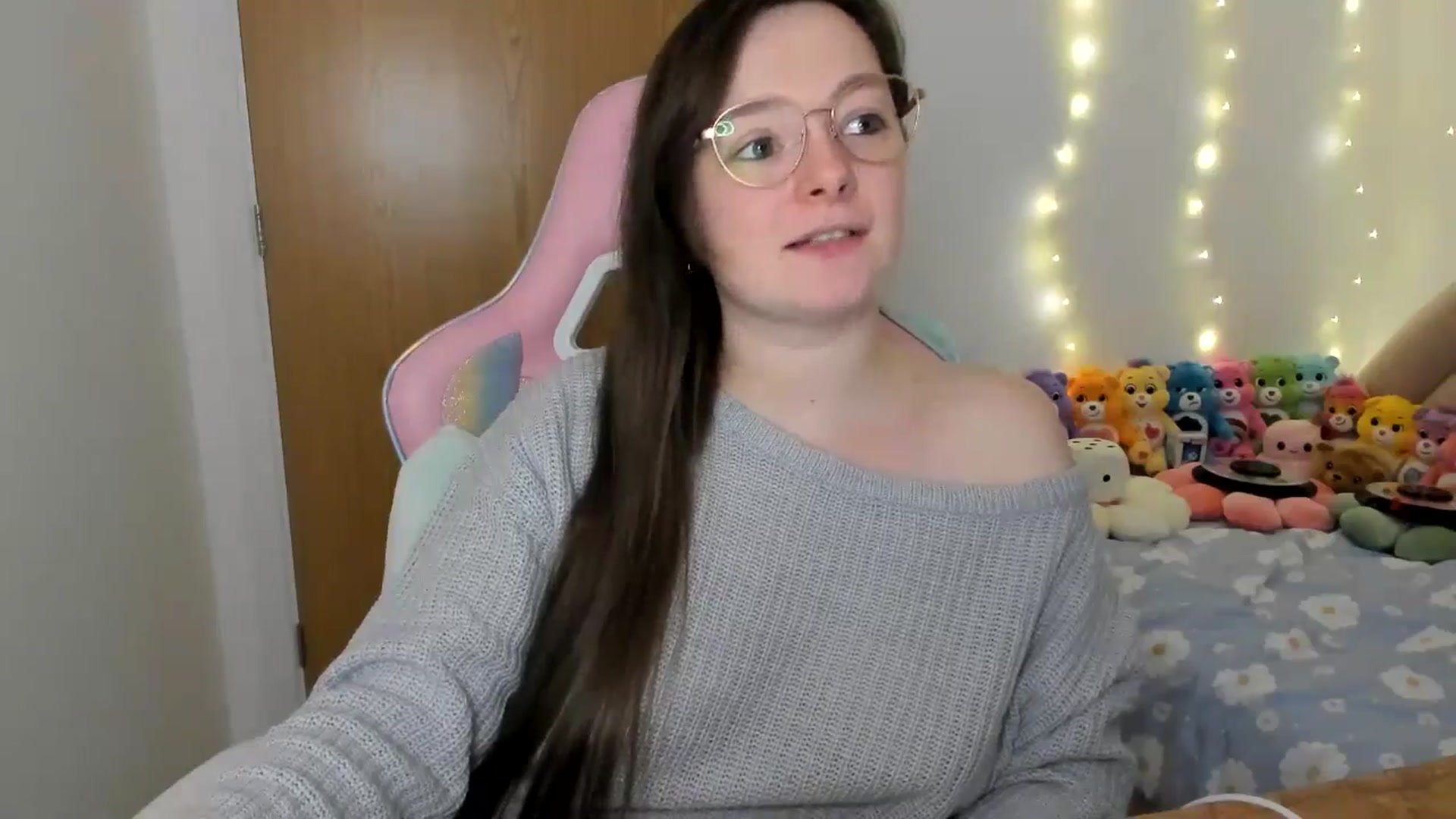 Gallery image thumbnail from JessieBear_'s myfreecams stream on, 11/28/2024, 16:31 image 12 of 20
