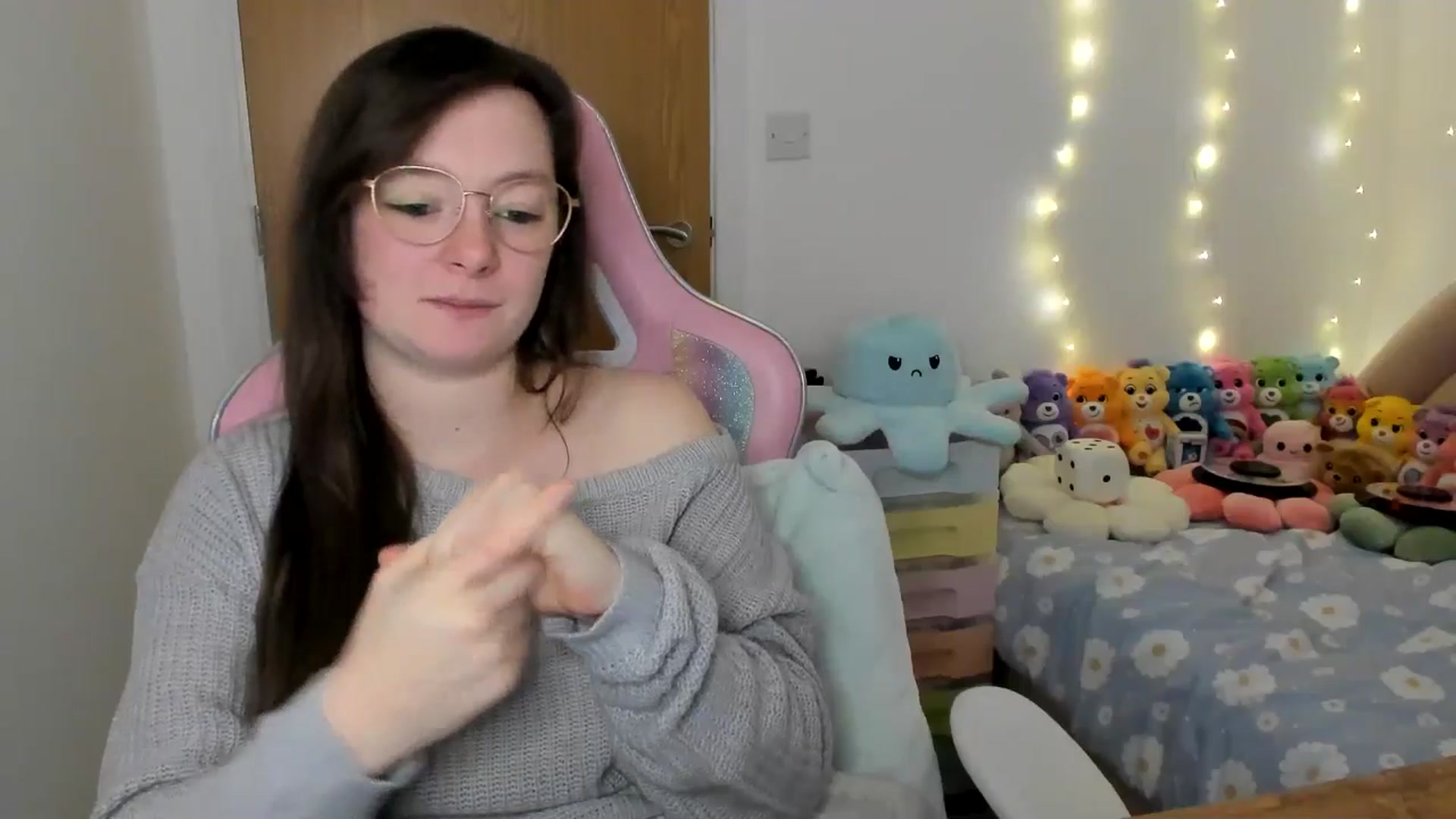 Gallery image thumbnail from JessieBear_'s myfreecams stream on, 11/28/2024, 16:31 image 19 of 20