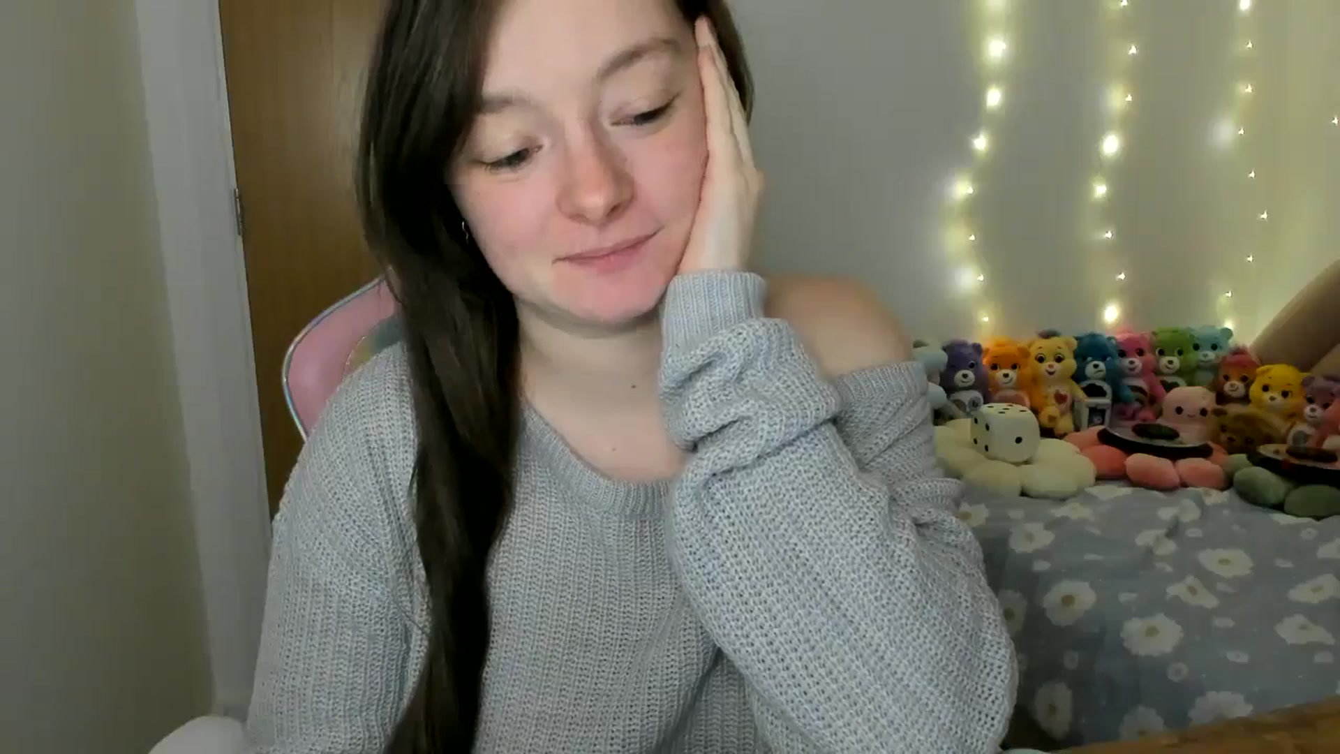 Gallery image thumbnail from JessieBear_'s myfreecams stream on, 11/28/2024, 17:50 image 6 of 20
