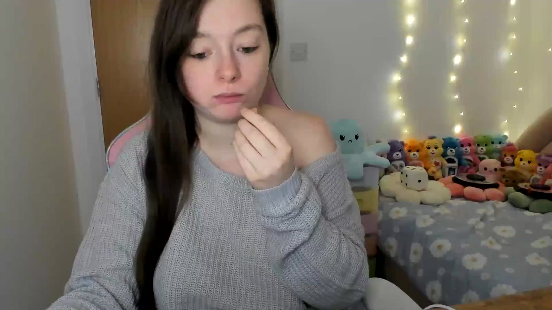 Gallery image thumbnail from JessieBear_'s myfreecams stream on, 11/28/2024, 17:50 image 1 of 20