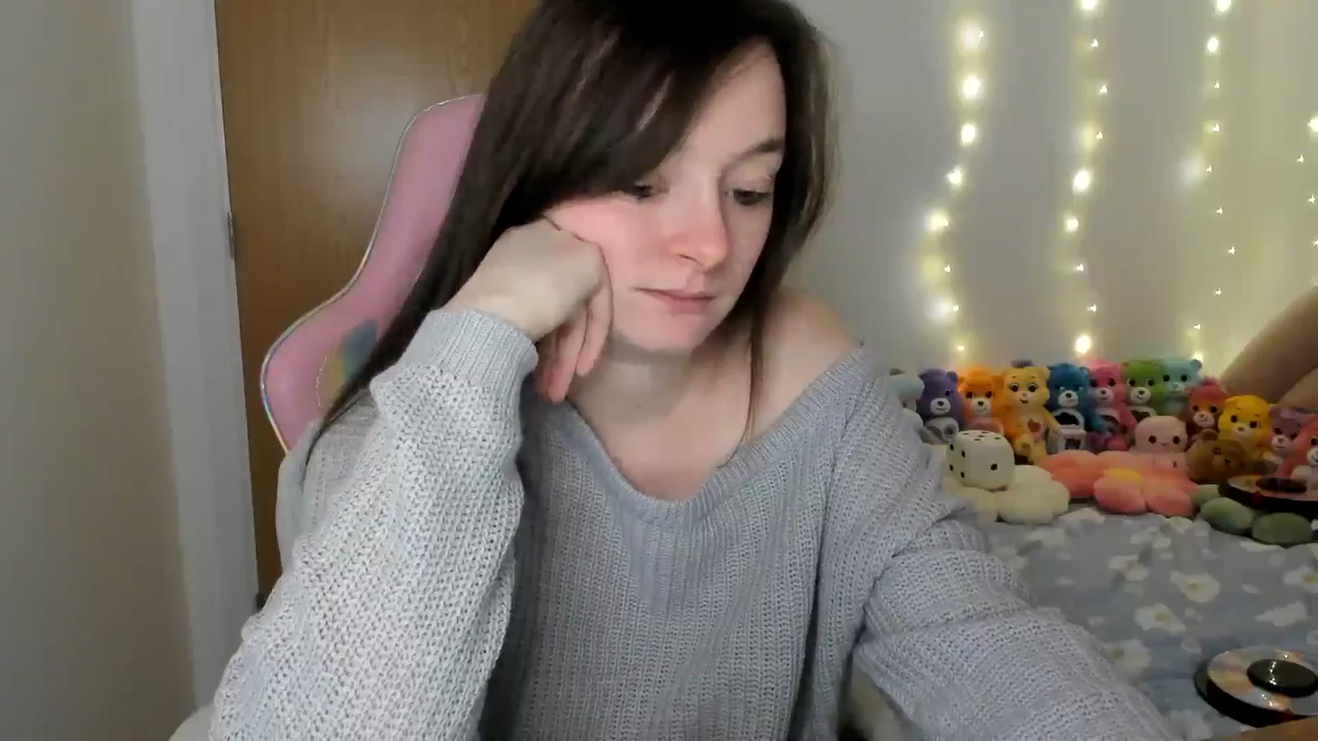 Gallery image thumbnail from JessieBear_'s myfreecams stream on, 11/28/2024, 18:07 image 14 of 20