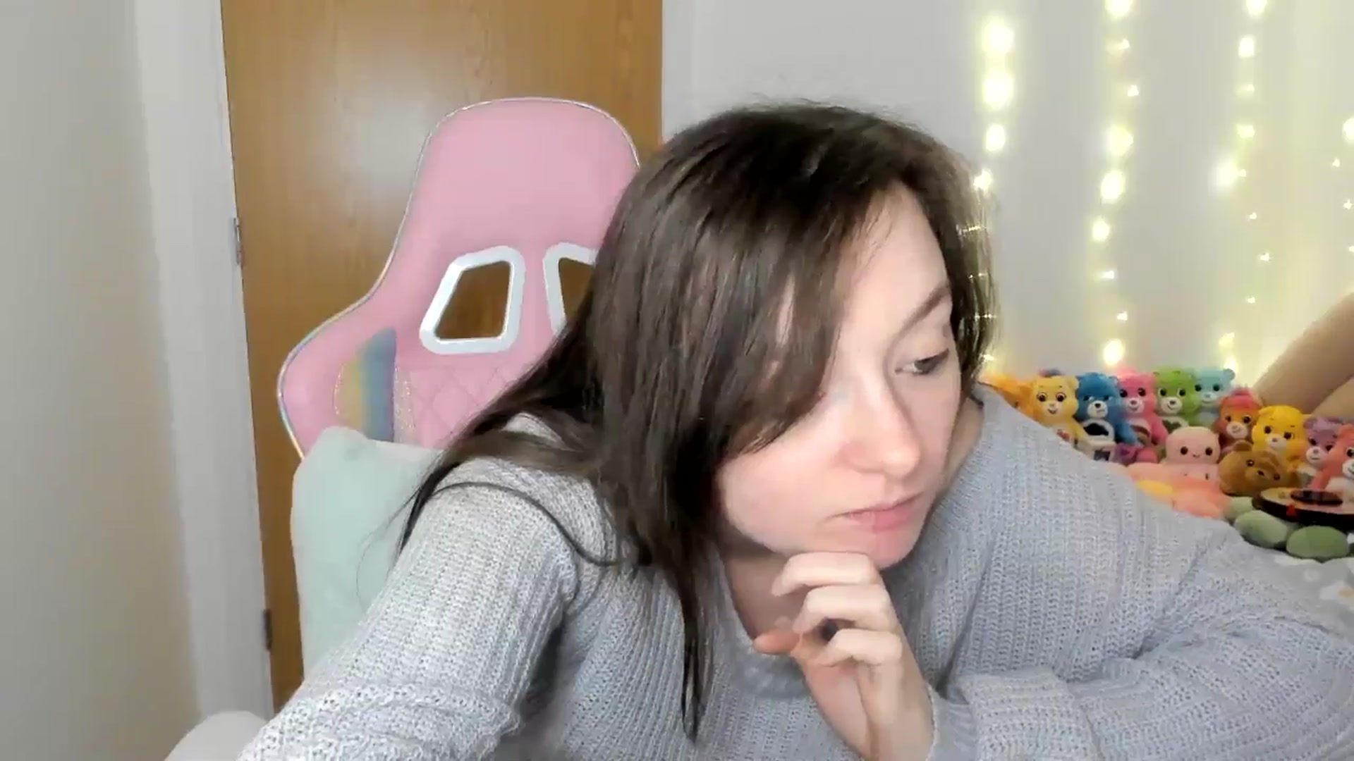 Gallery image thumbnail from JessieBear_'s myfreecams stream on, 11/28/2024, 18:07 image 16 of 20
