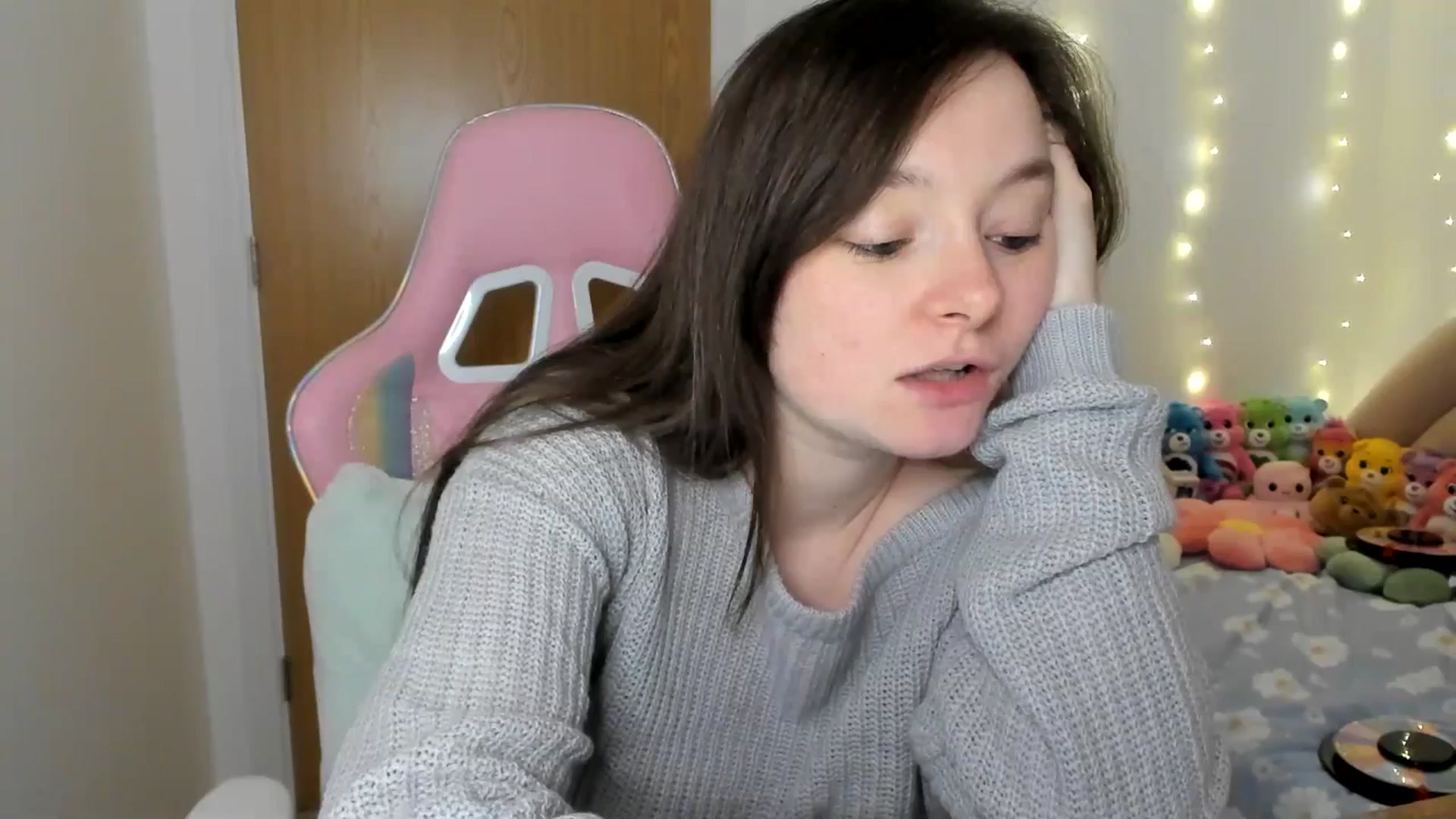 Gallery image thumbnail from JessieBear_'s myfreecams stream on, 11/28/2024, 18:07 image 12 of 20