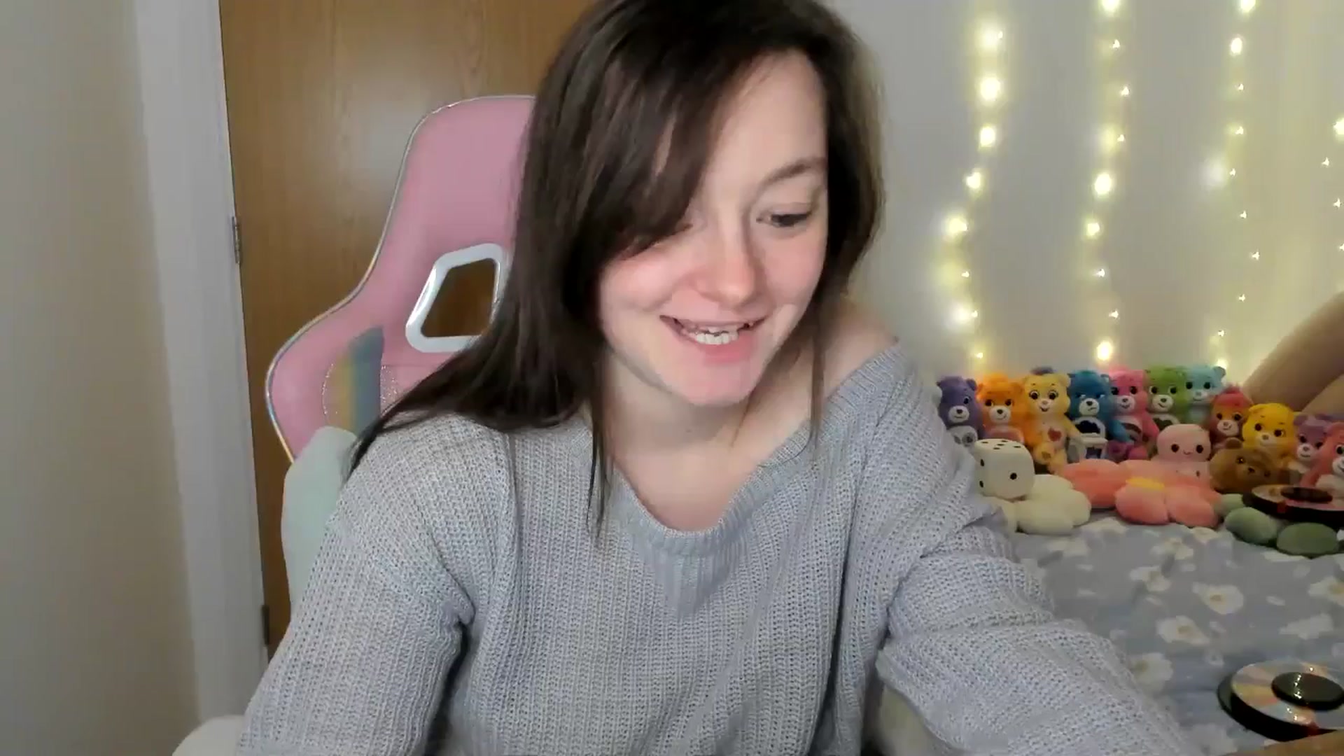 Gallery image thumbnail from JessieBear_'s myfreecams stream on, 11/28/2024, 18:07 image 13 of 20