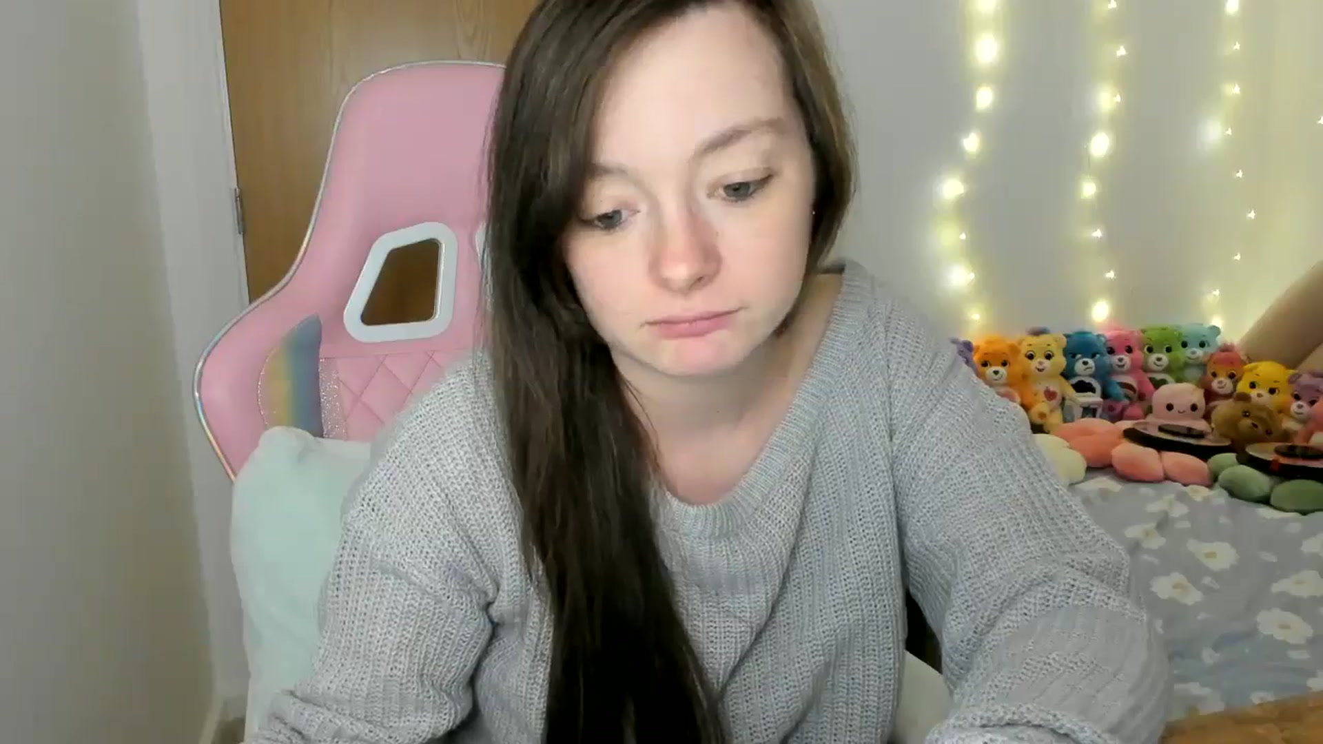 Gallery image thumbnail from JessieBear_'s myfreecams stream on, 11/28/2024, 18:07 image 6 of 20