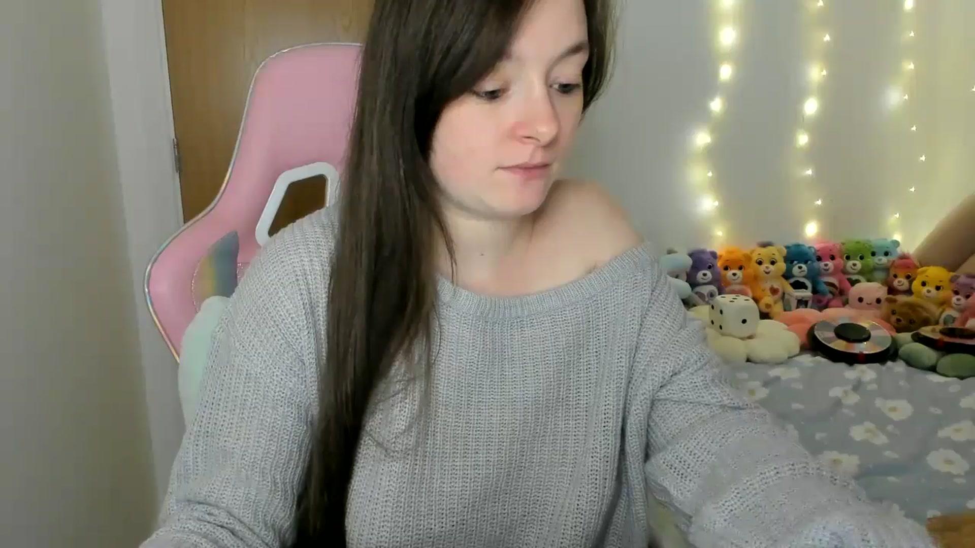 Gallery image thumbnail from JessieBear_'s myfreecams stream on, 11/28/2024, 18:07 image 3 of 20