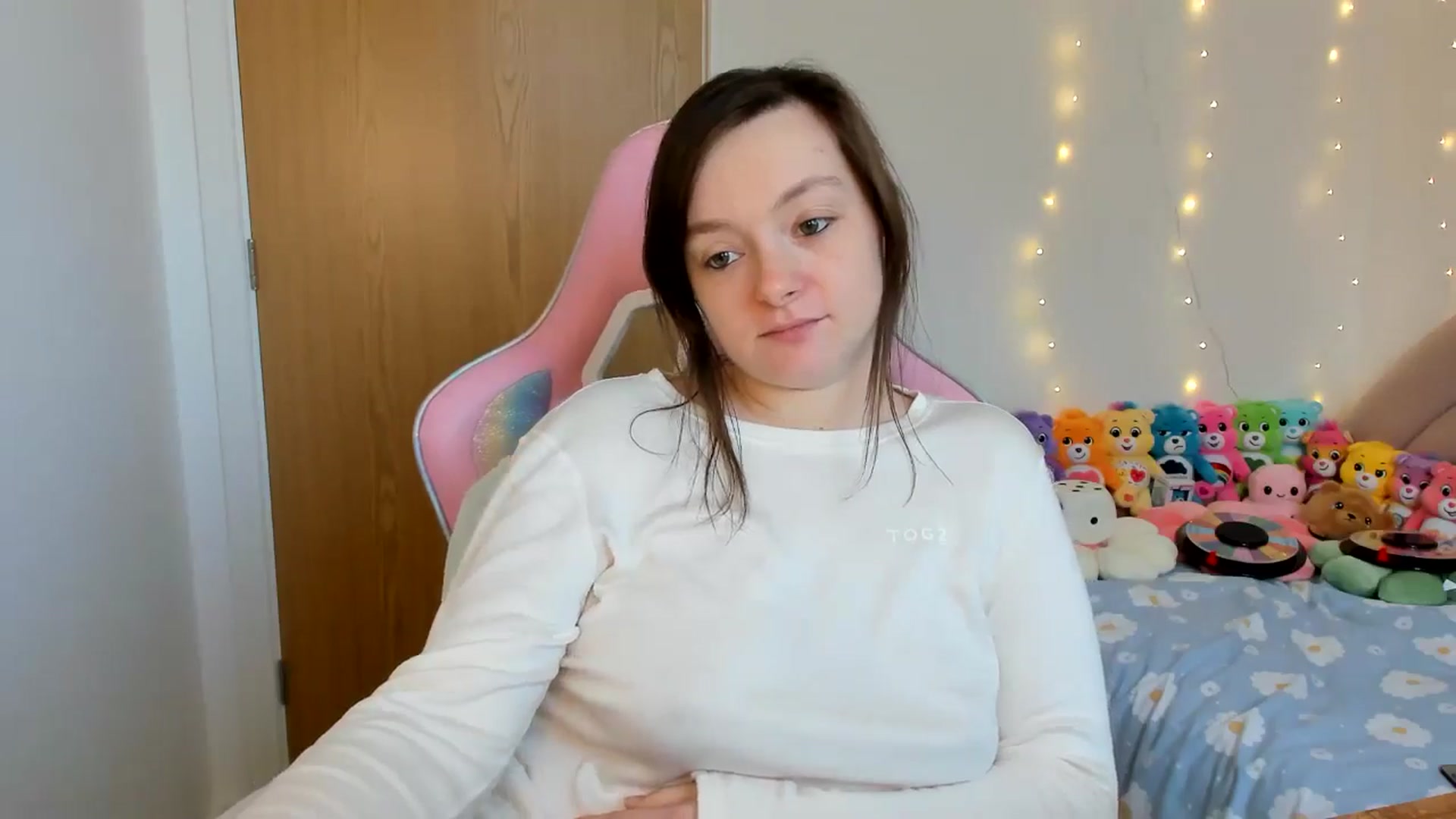 Gallery image thumbnail from JessieBear_'s myfreecams stream on, 11/29/2024, 15:00 image 2 of 20