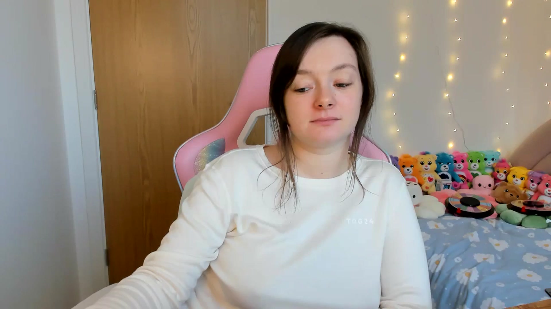 Gallery image thumbnail from JessieBear_'s myfreecams stream on, 11/29/2024, 15:00 image 9 of 20