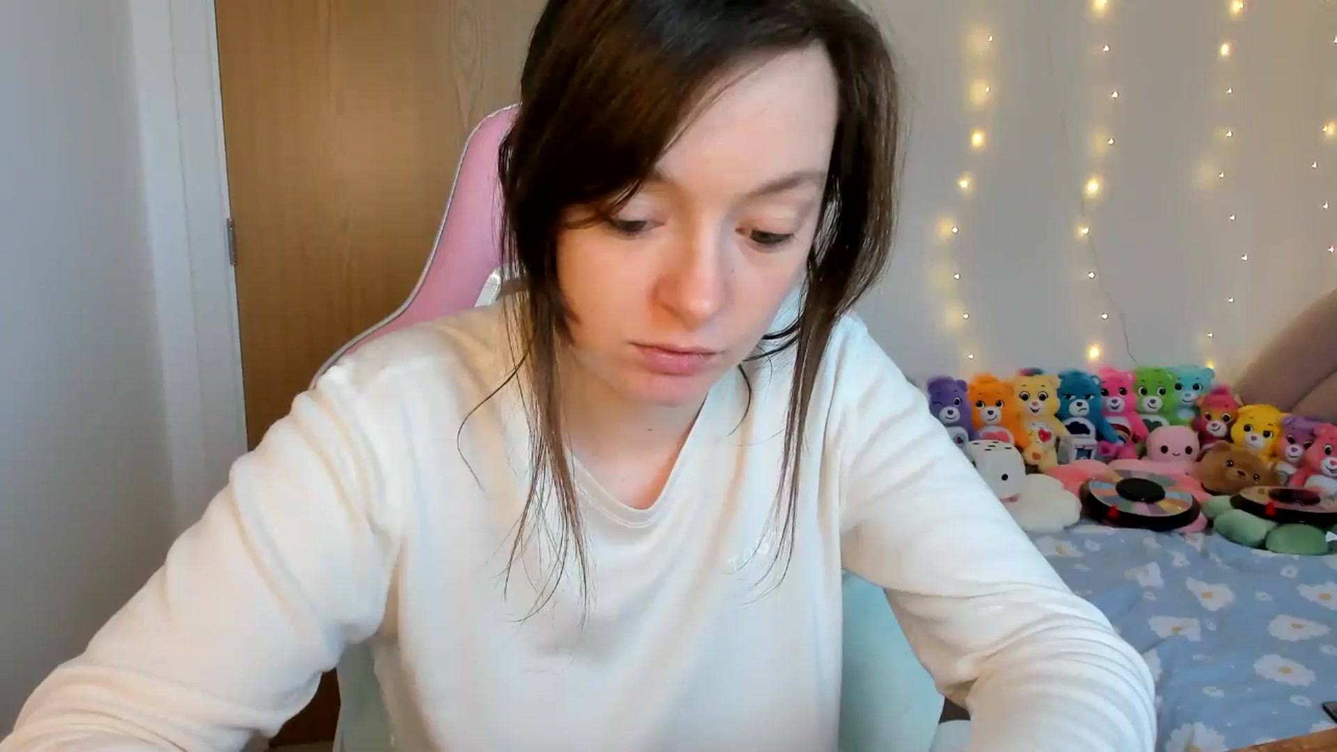 Gallery image thumbnail from JessieBear_'s myfreecams stream on, 11/29/2024, 15:00 image 18 of 20