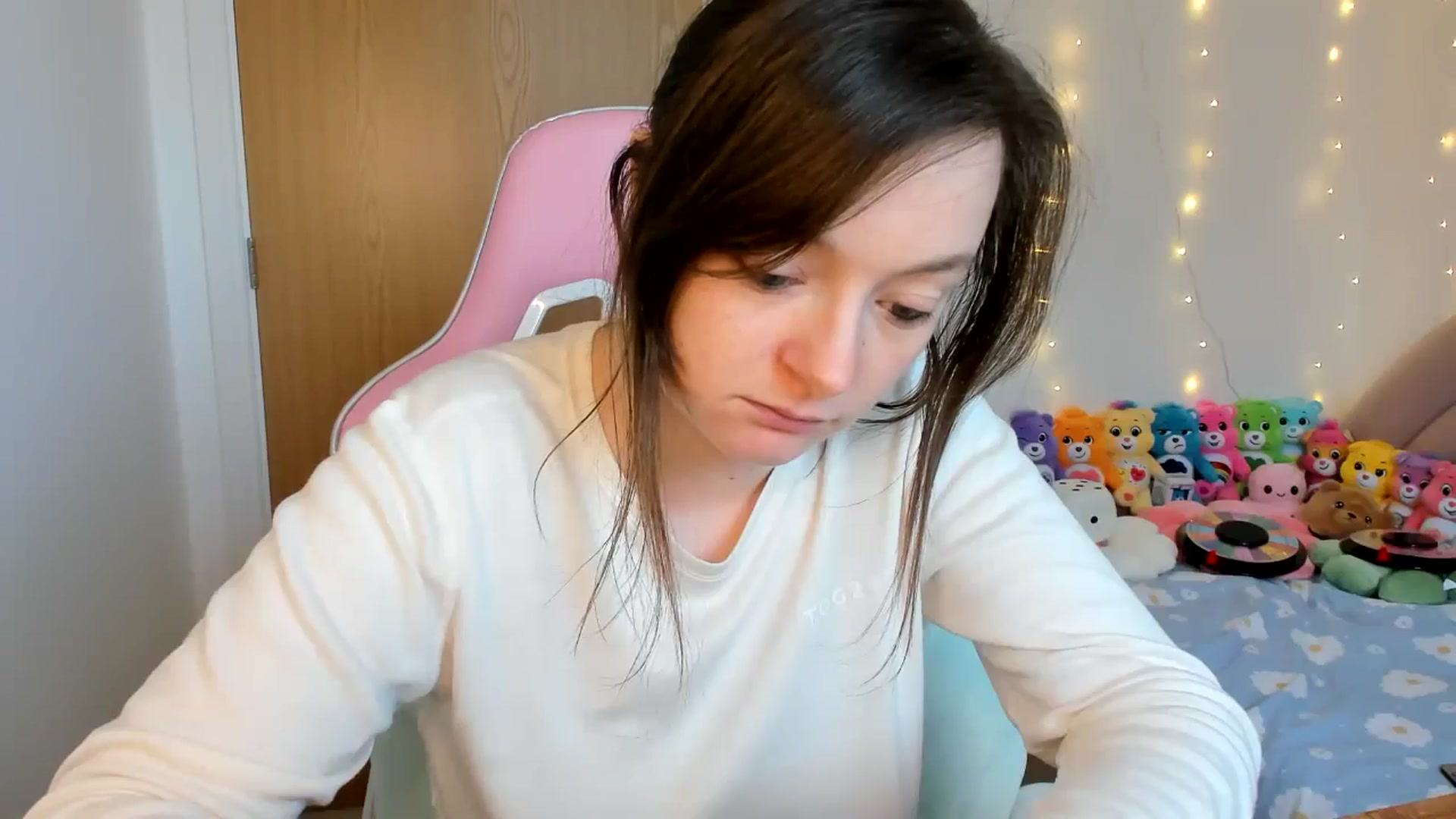 Gallery image thumbnail from JessieBear_'s myfreecams stream on, 11/29/2024, 15:00 image 17 of 20