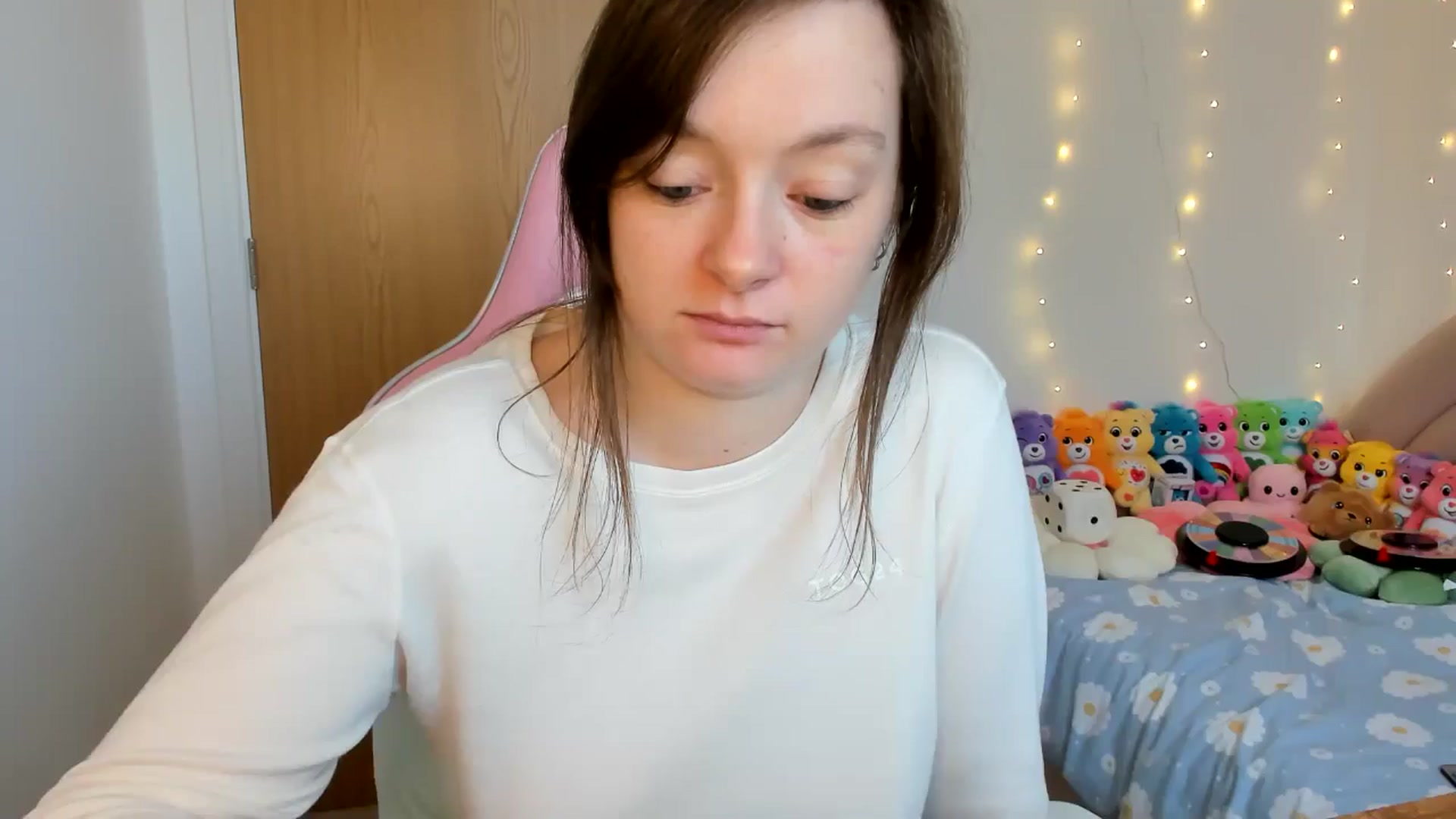 Gallery image thumbnail from JessieBear_'s myfreecams stream on, 11/29/2024, 15:00 image 1 of 20