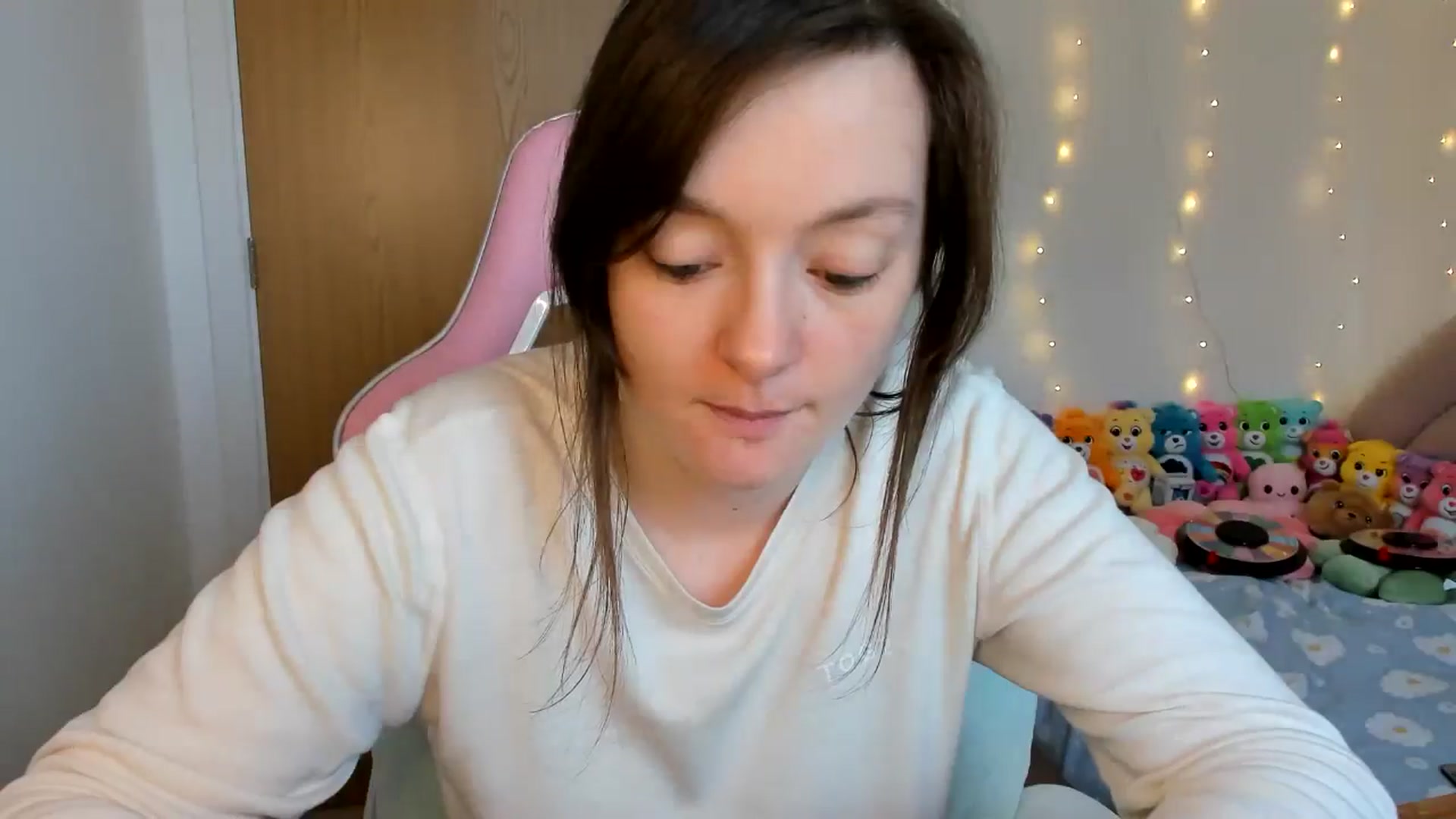 Gallery image thumbnail from JessieBear_'s myfreecams stream on, 11/29/2024, 15:00 image 16 of 20
