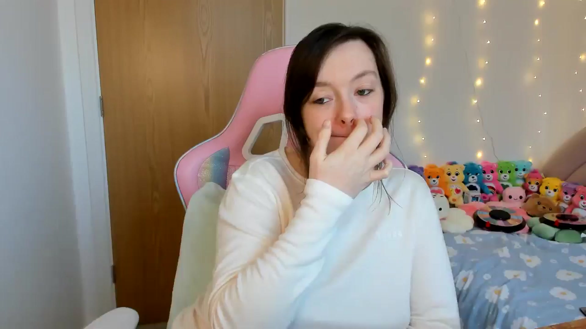 Gallery image thumbnail from JessieBear_'s myfreecams stream on, 11/29/2024, 15:00 image 11 of 20