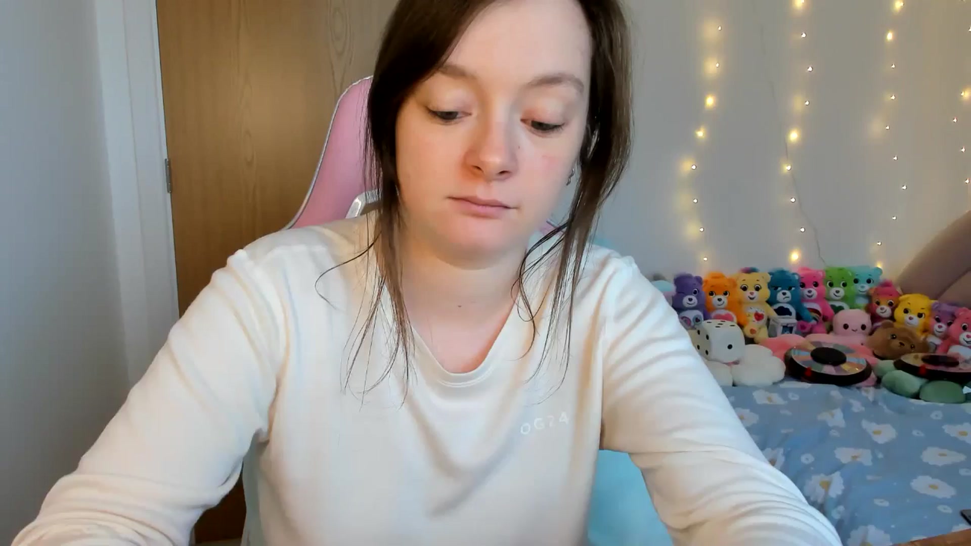 Gallery image thumbnail from JessieBear_'s myfreecams stream on, 11/29/2024, 15:20 image 1 of 20