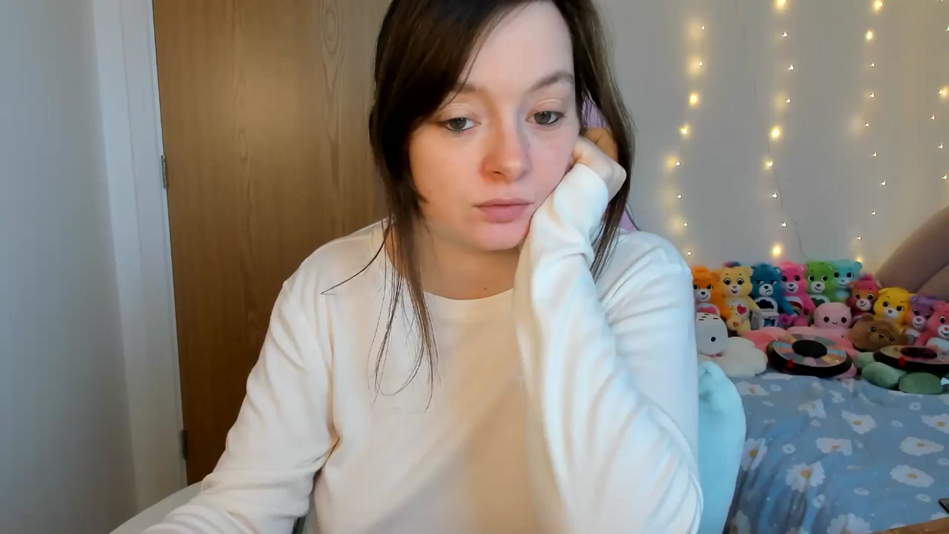 Gallery image thumbnail from JessieBear_'s myfreecams stream on, 11/29/2024, 15:20 image 12 of 20
