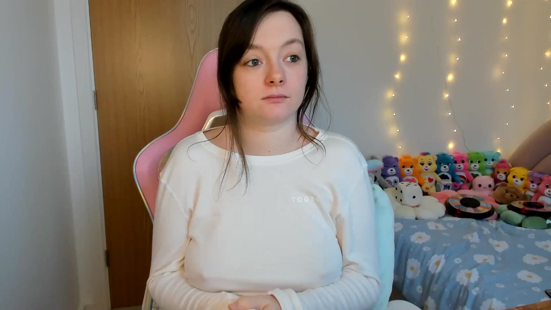 Gallery image thumbnail from JessieBear_'s myfreecams stream on, 11/29/2024, 15:20 image 8 of 20