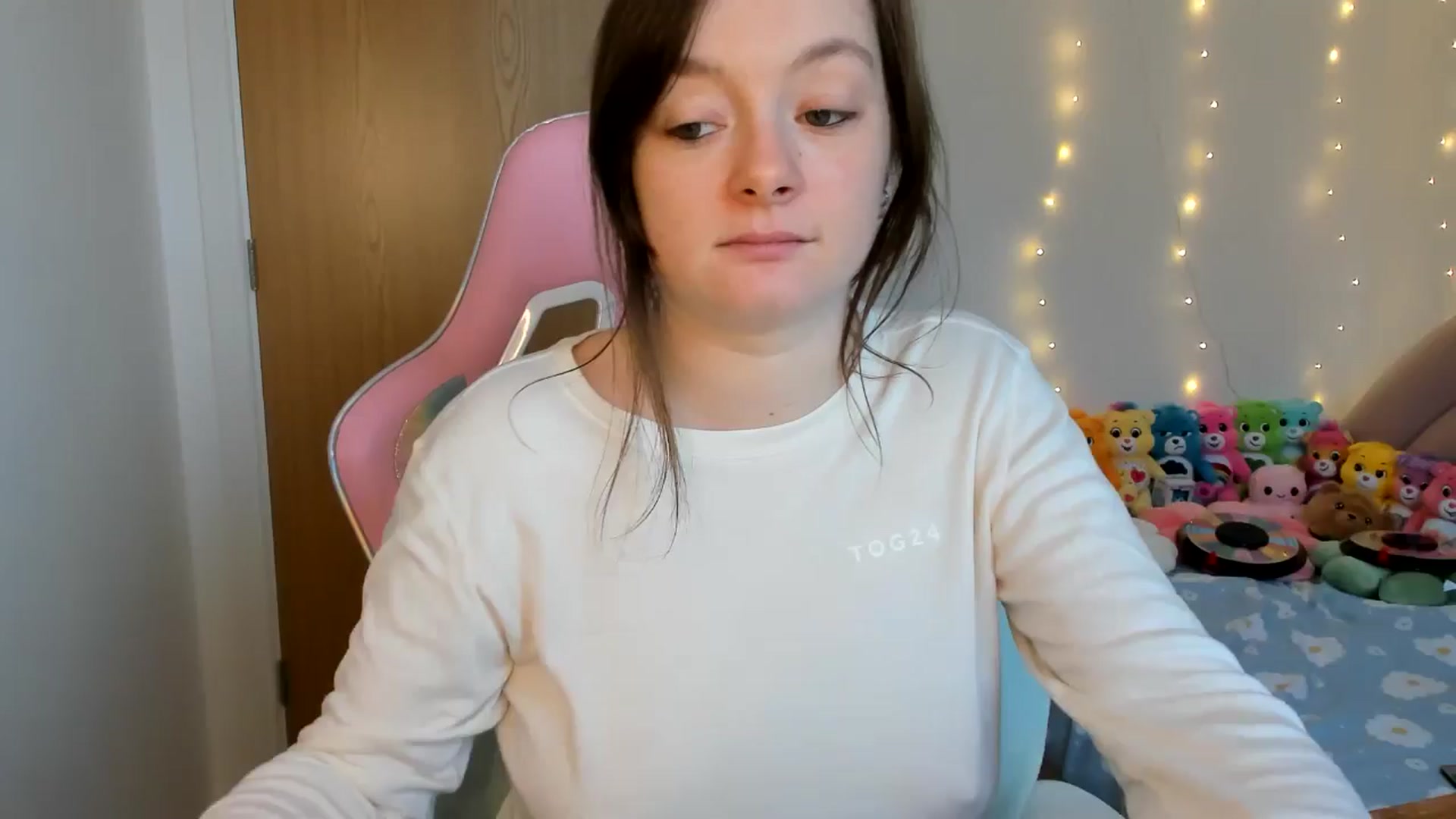 Gallery image thumbnail from JessieBear_'s myfreecams stream on, 11/29/2024, 15:20 image 9 of 20