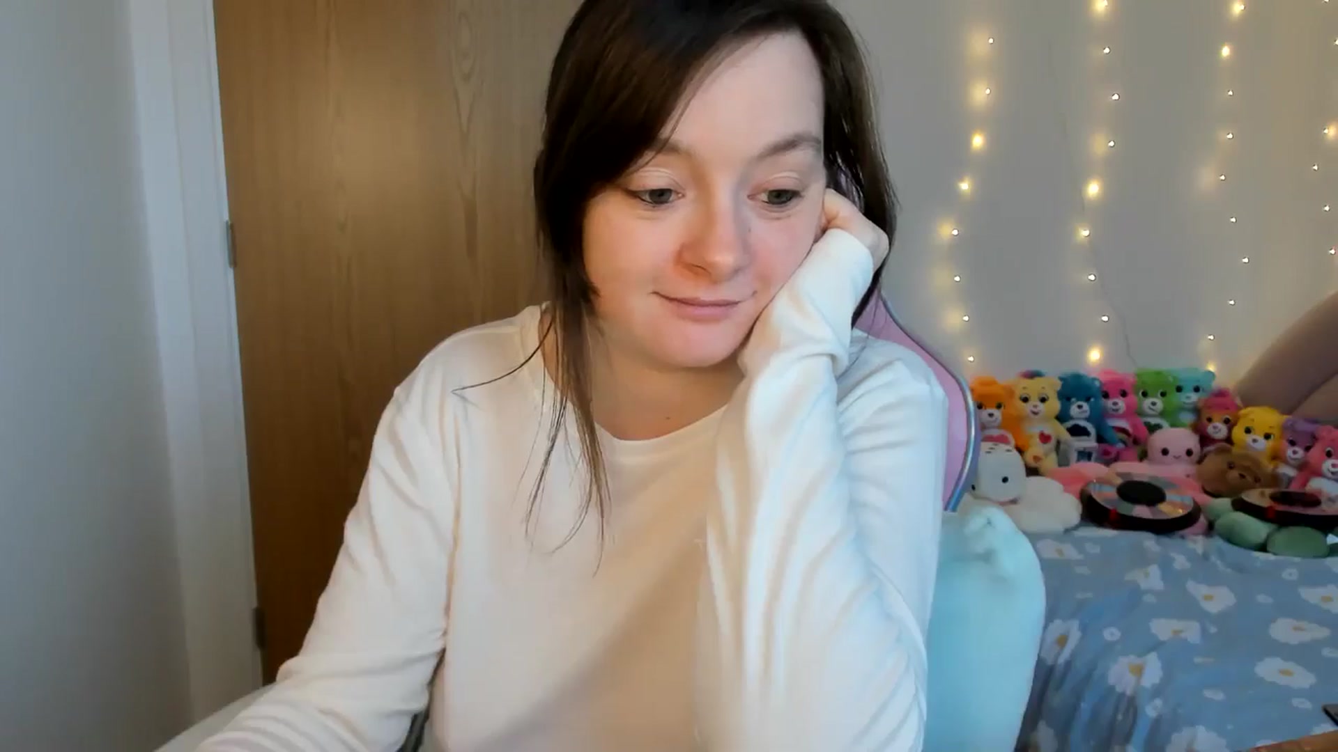 Gallery image thumbnail from JessieBear_'s myfreecams stream on, 11/29/2024, 15:20 image 11 of 20