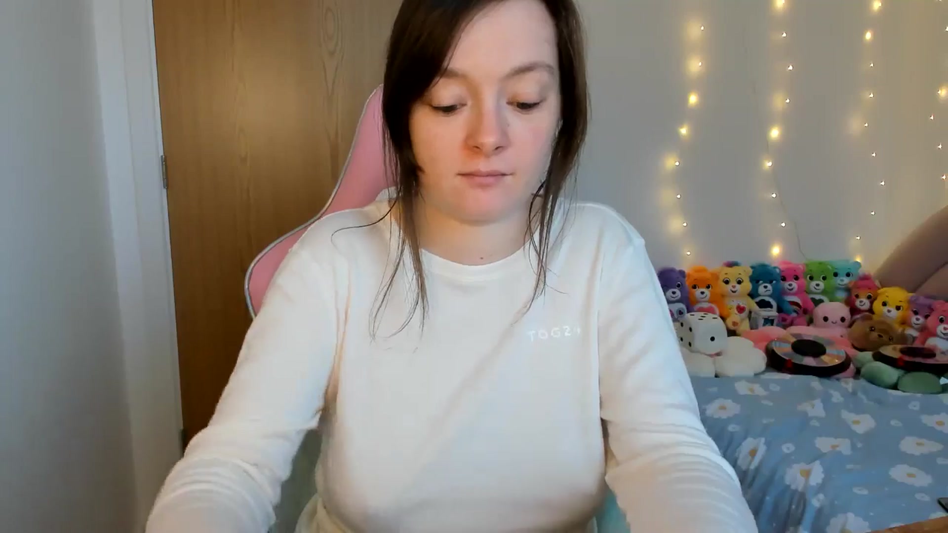 Gallery image thumbnail from JessieBear_'s myfreecams stream on, 11/29/2024, 15:20 image 16 of 20