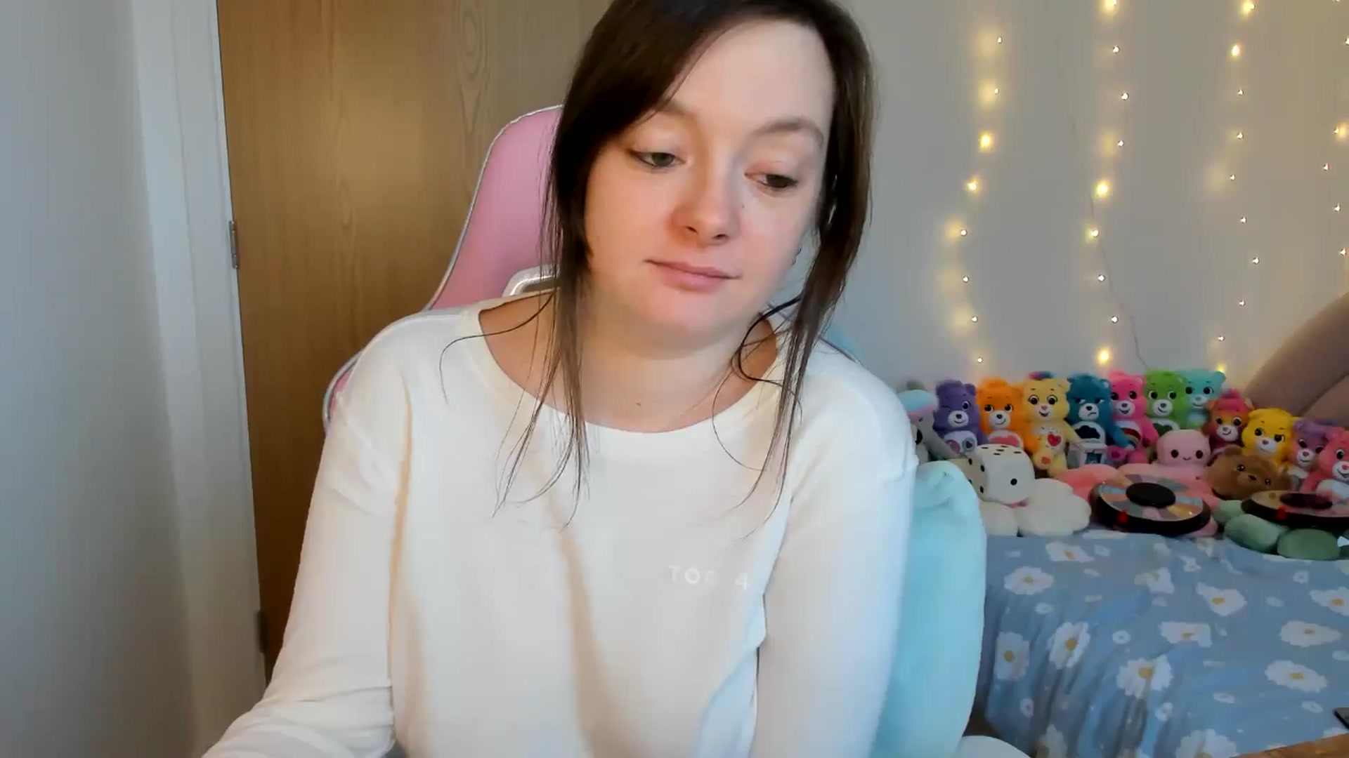 Gallery image thumbnail from JessieBear_'s myfreecams stream on, 11/29/2024, 15:20 image 7 of 20
