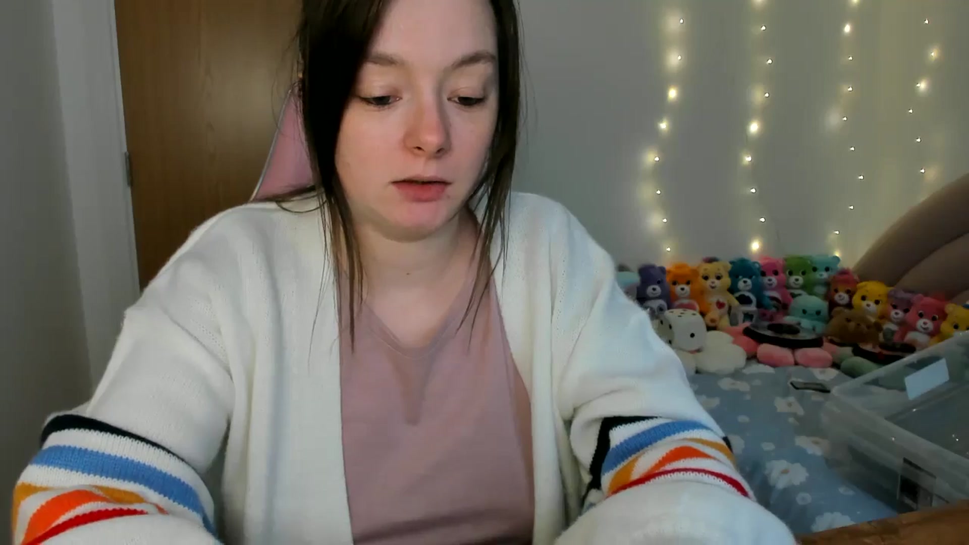 Gallery image thumbnail from JessieBear_'s myfreecams stream on, 12/02/2024, 15:35 image 8 of 20