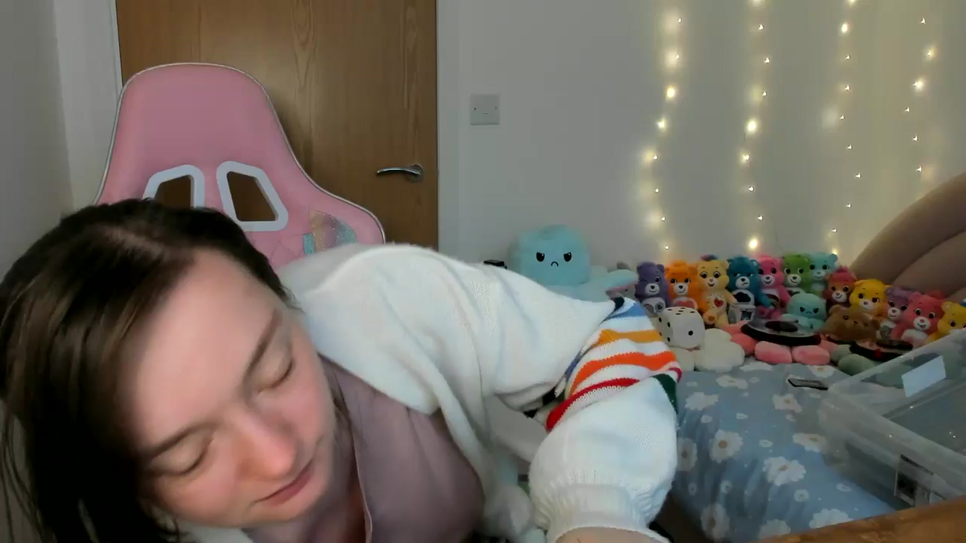 Gallery image thumbnail from JessieBear_'s myfreecams stream on, 12/02/2024, 15:35 image 10 of 20