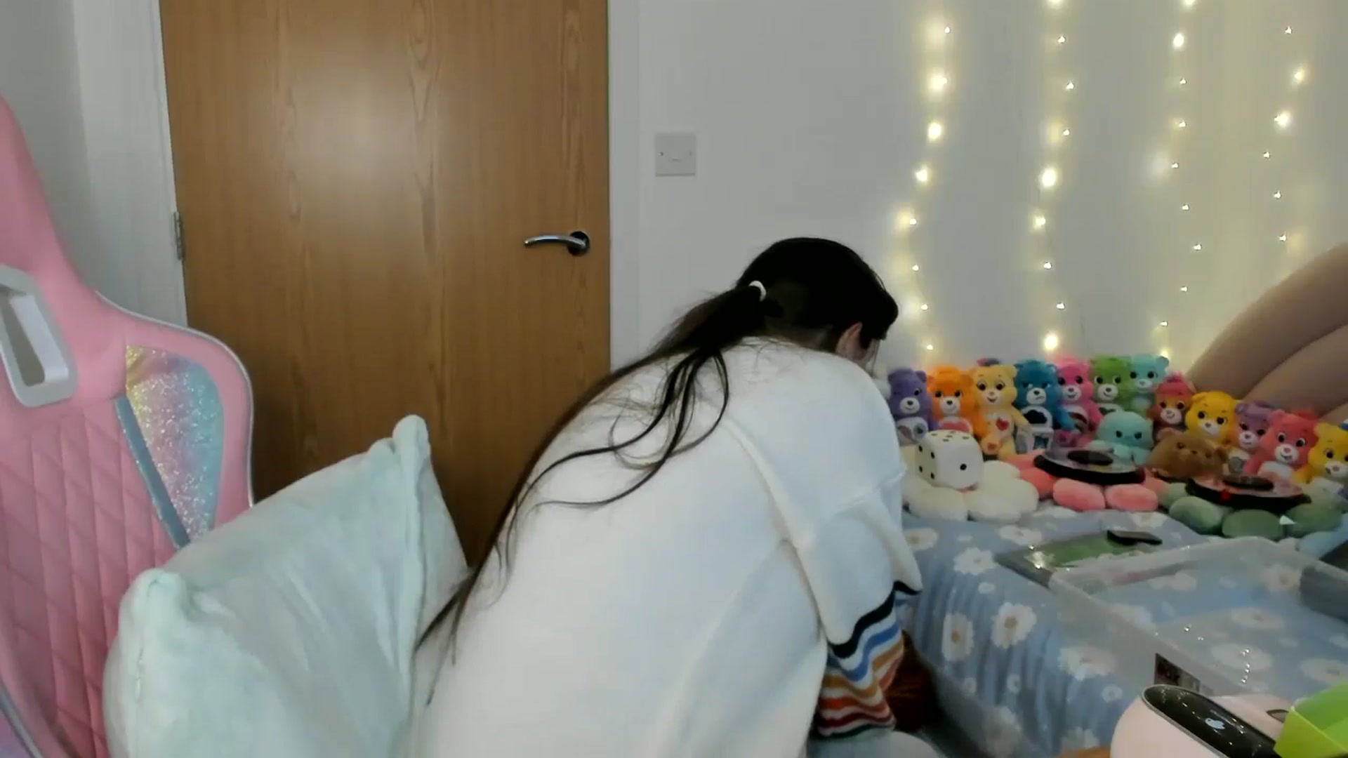 Gallery image thumbnail from JessieBear_'s myfreecams stream on, 12/02/2024, 15:35 image 16 of 20