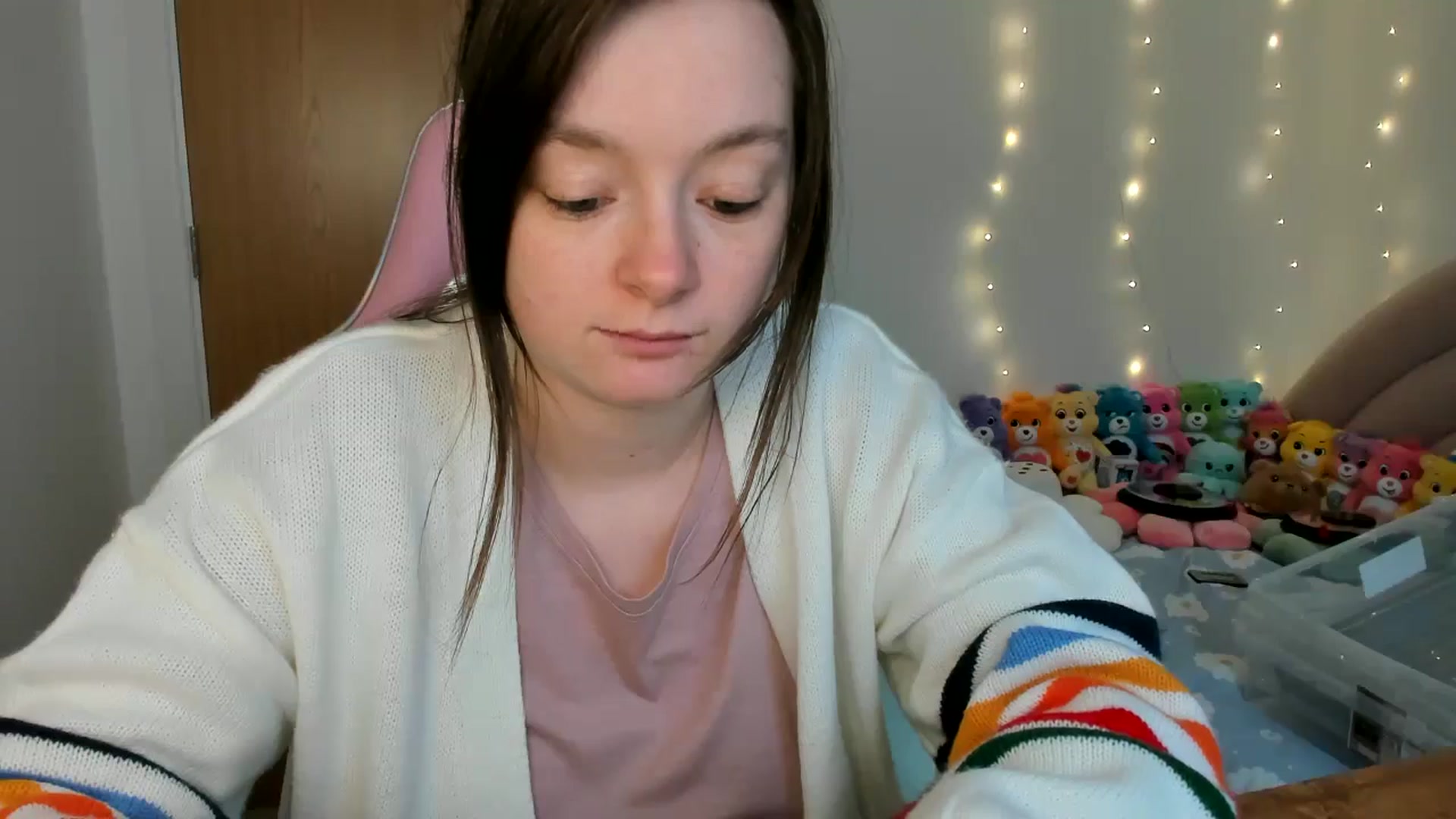 Gallery image thumbnail from JessieBear_'s myfreecams stream on, 12/02/2024, 15:35 image 2 of 20